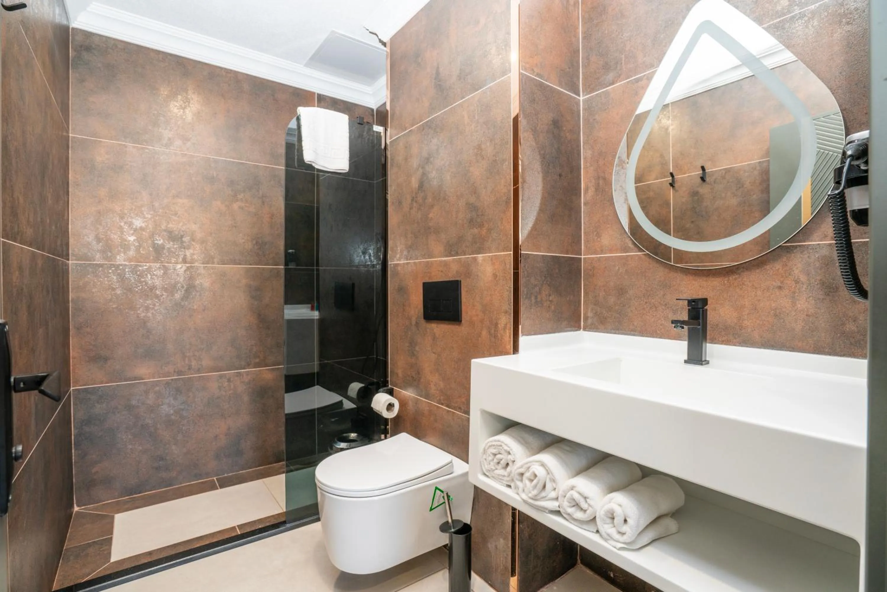 Shower in 216 Ruby Suite