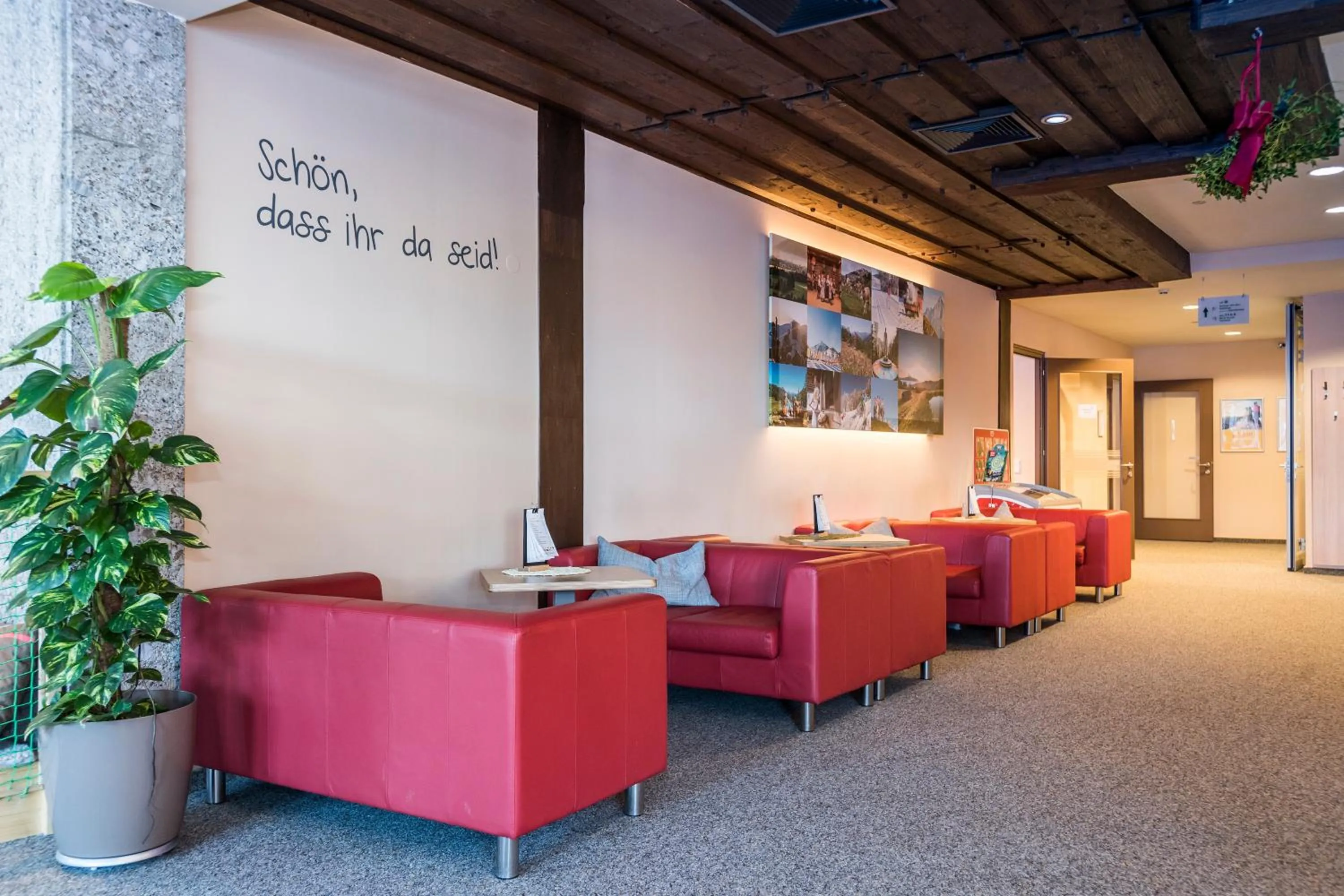 Lounge or bar in JUFA Hotel Altenmarkt-Zauchensee