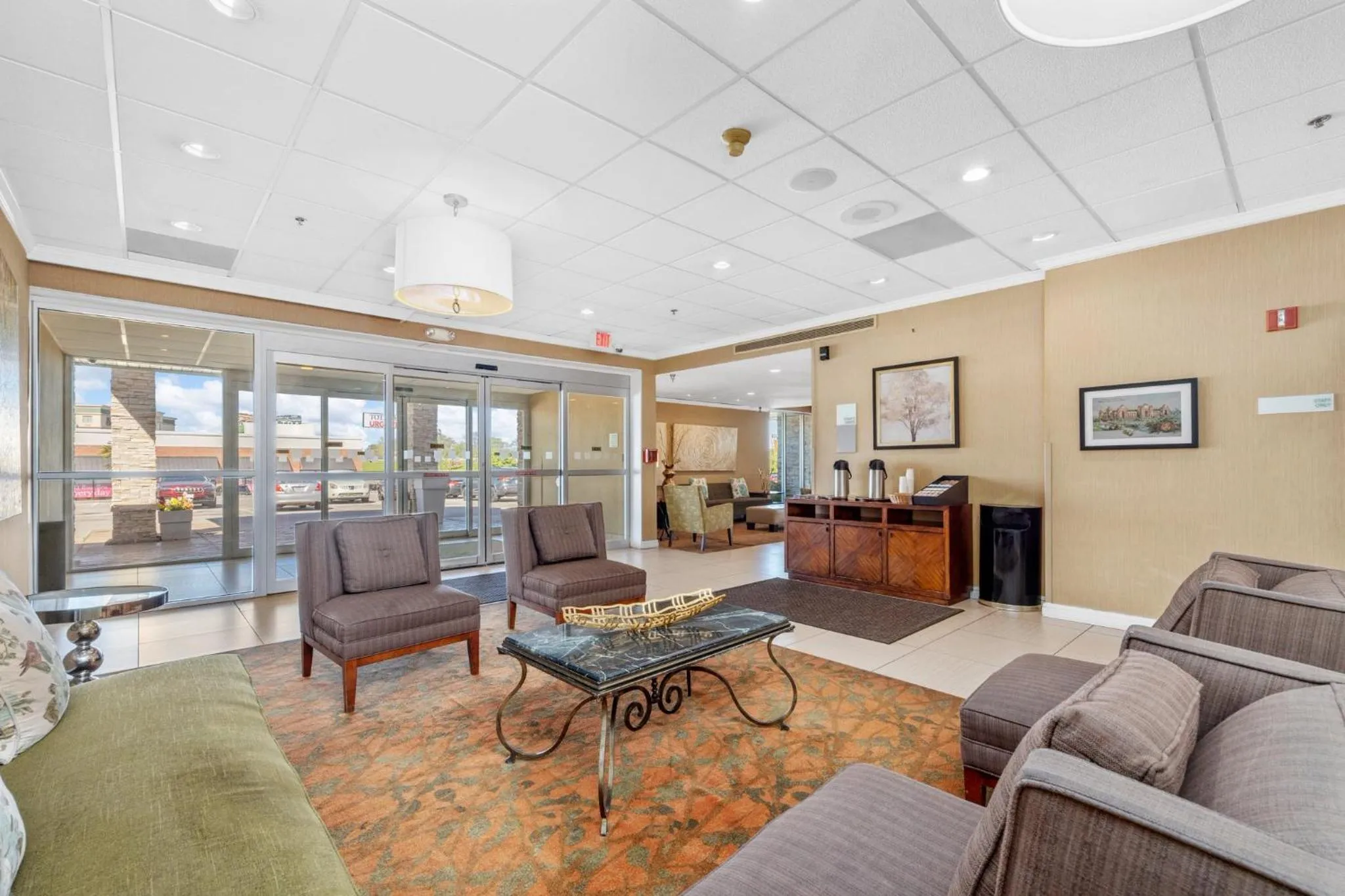 Seating area in Forest Park Hotel