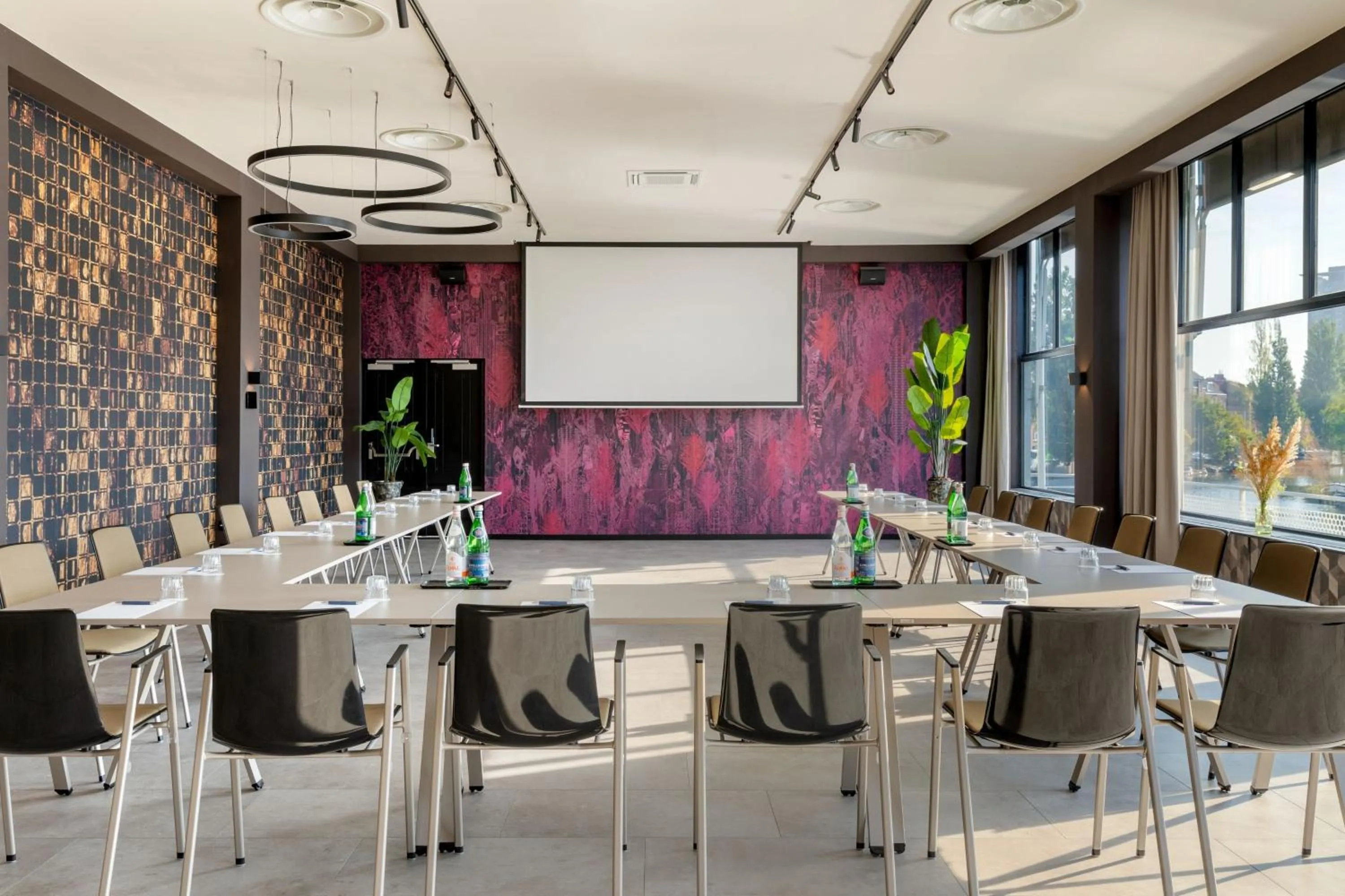 Meeting/conference room in Apollo Hotel Amsterdam, a Tribute Portfolio Hotel