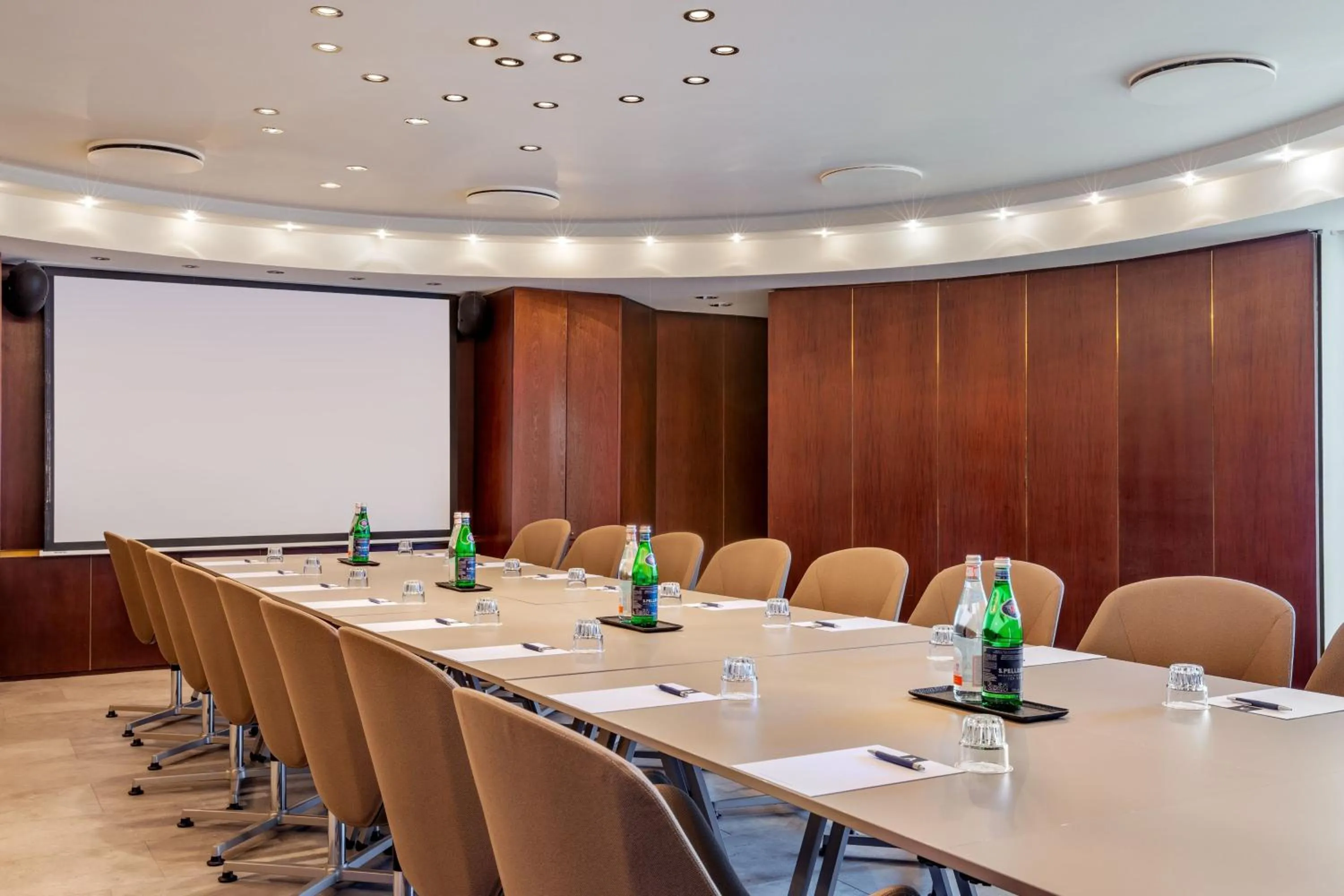 Meeting/conference room in Apollo Hotel Amsterdam, a Tribute Portfolio Hotel
