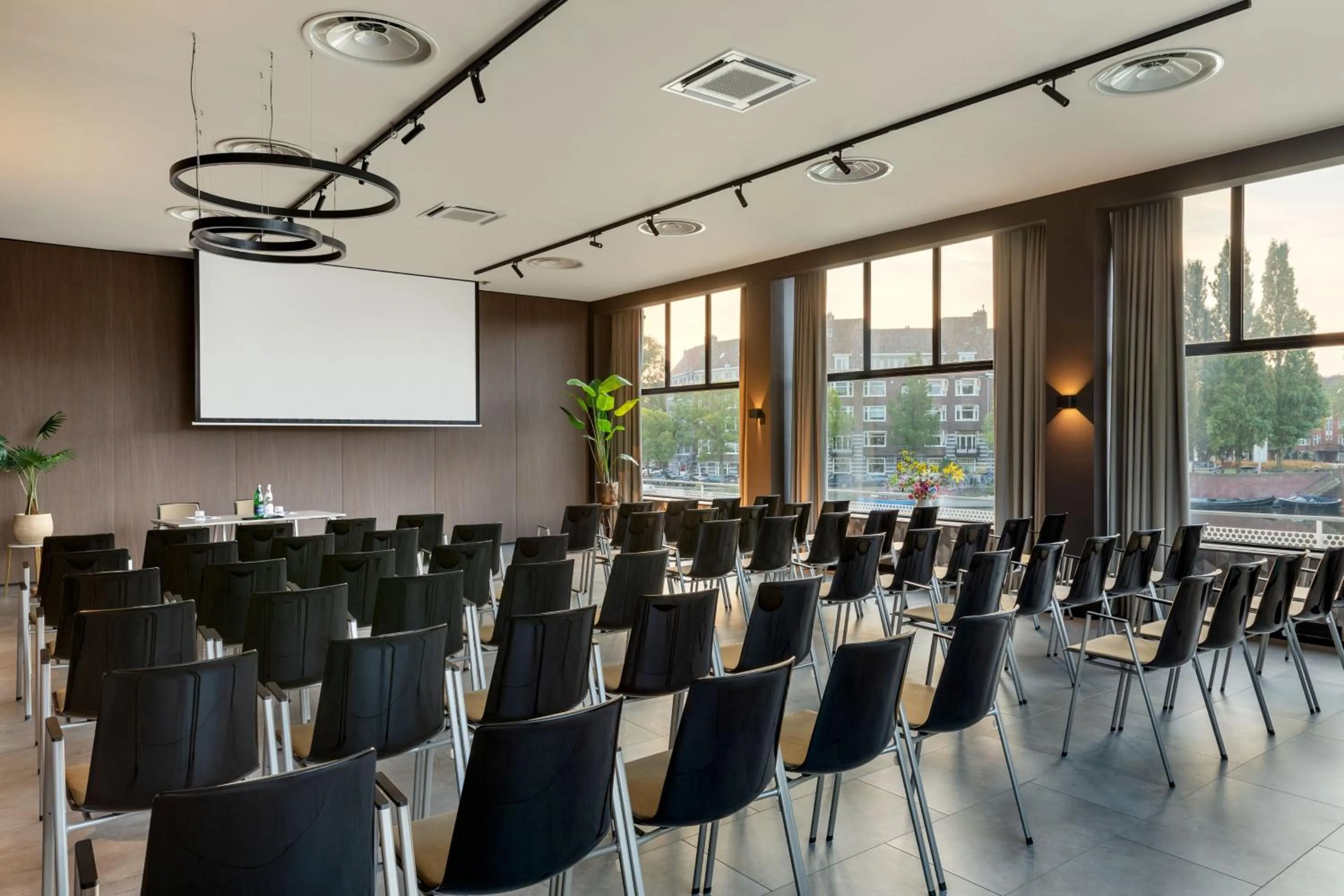 Entertainment in Apollo Hotel Amsterdam, a Tribute Portfolio Hotel