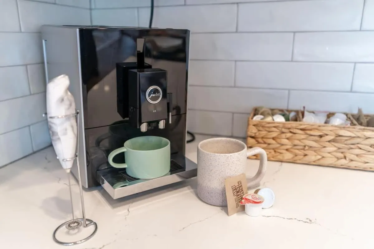 Comfy Family Home, Walkable Neighborhood + Patio!