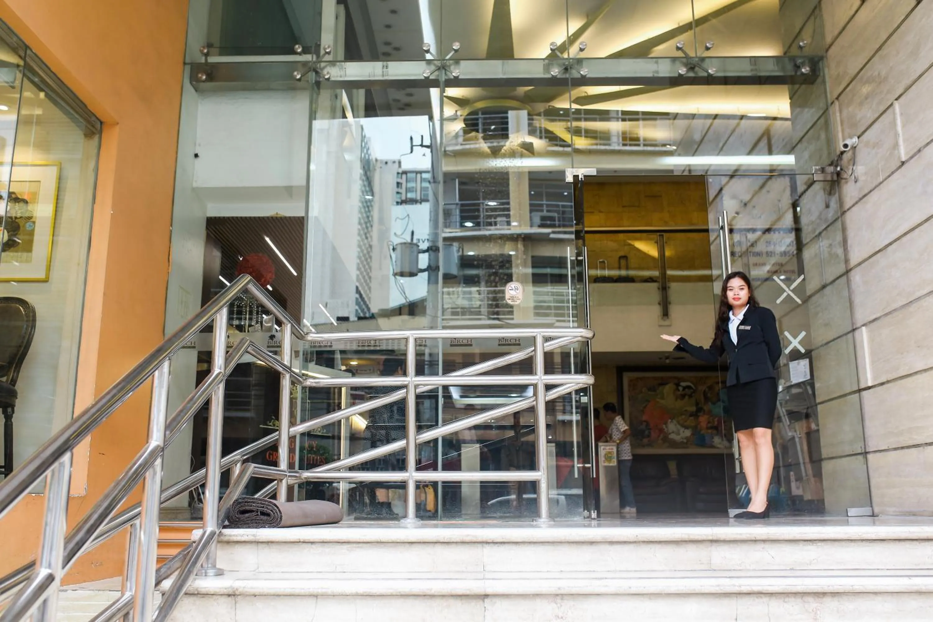 Facade/entrance in Pacific Bay Grand Suites