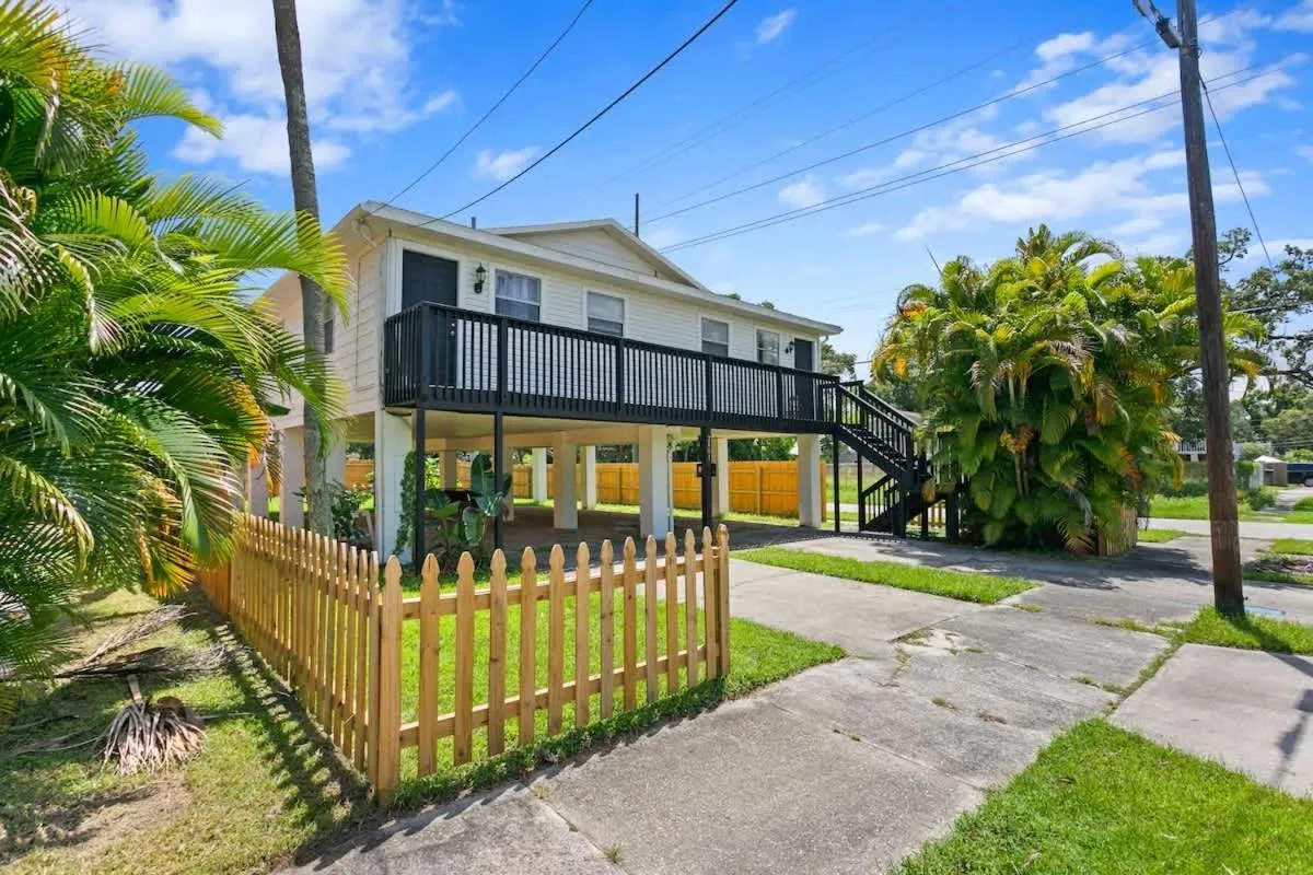Boho Inspired Apt in the heart of Tampa Bay!
