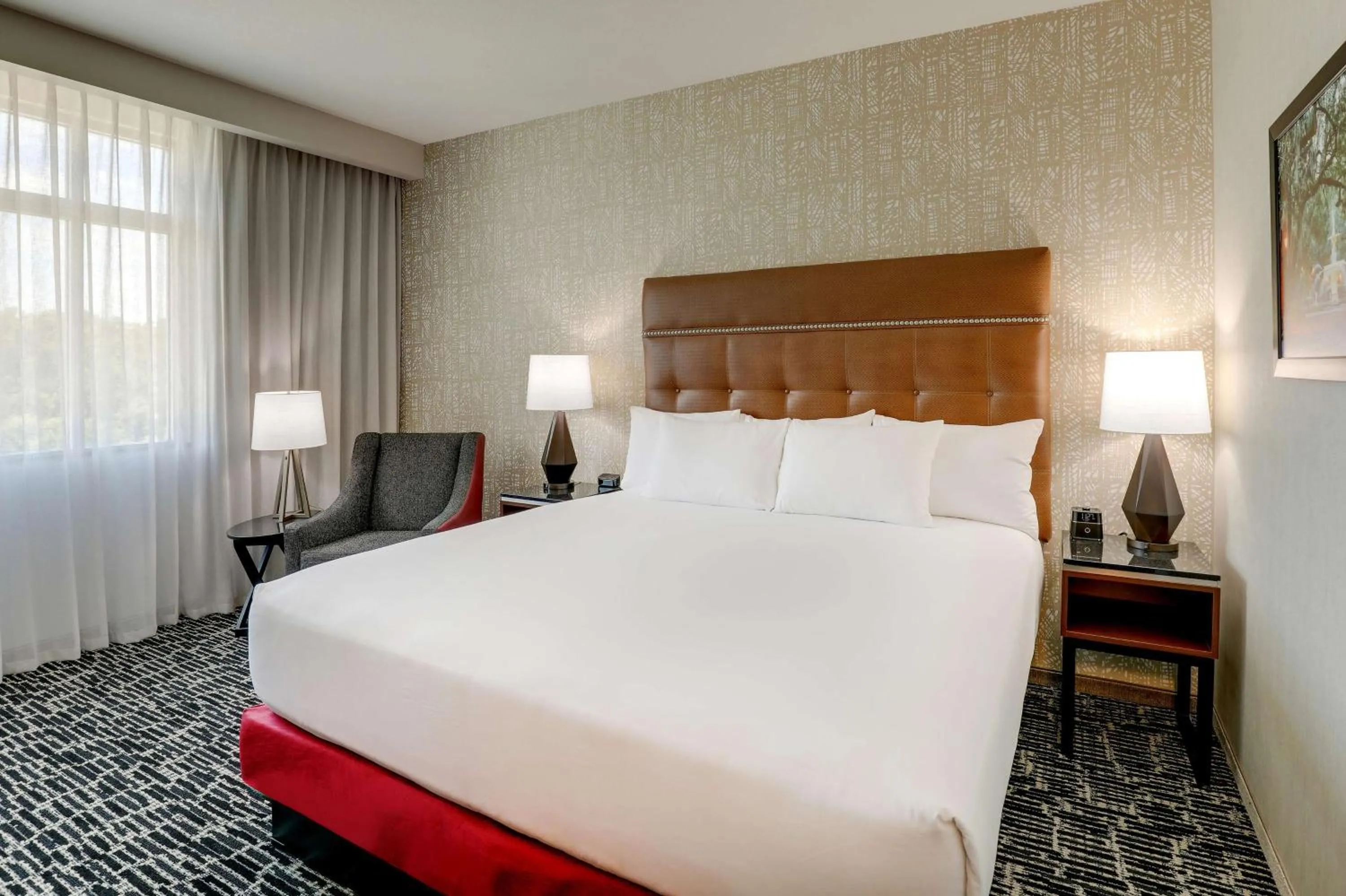 Bedroom, Bed in Drury Plaza Hotel Savannah Pooler