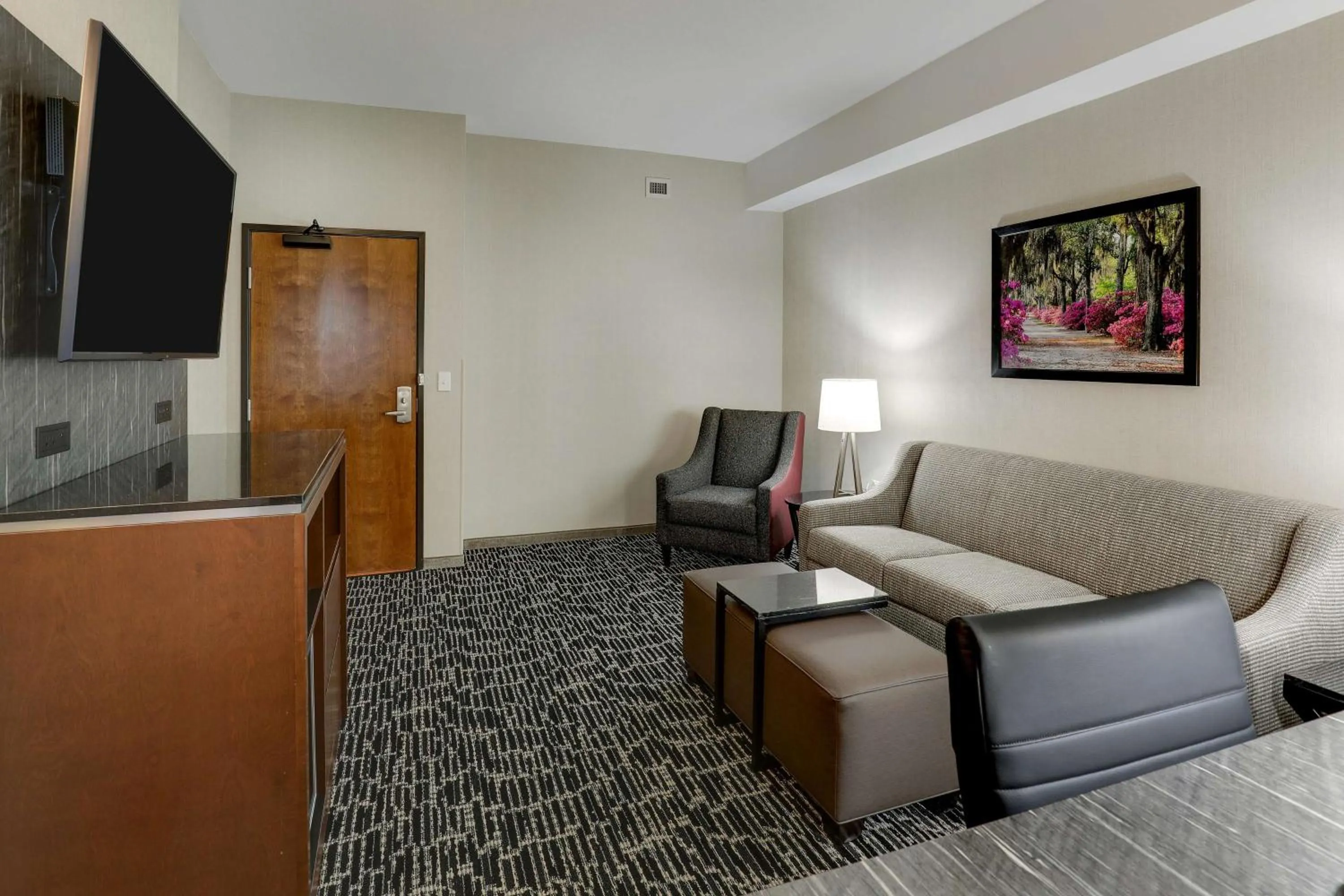 Bedroom in Drury Plaza Hotel Savannah Pooler