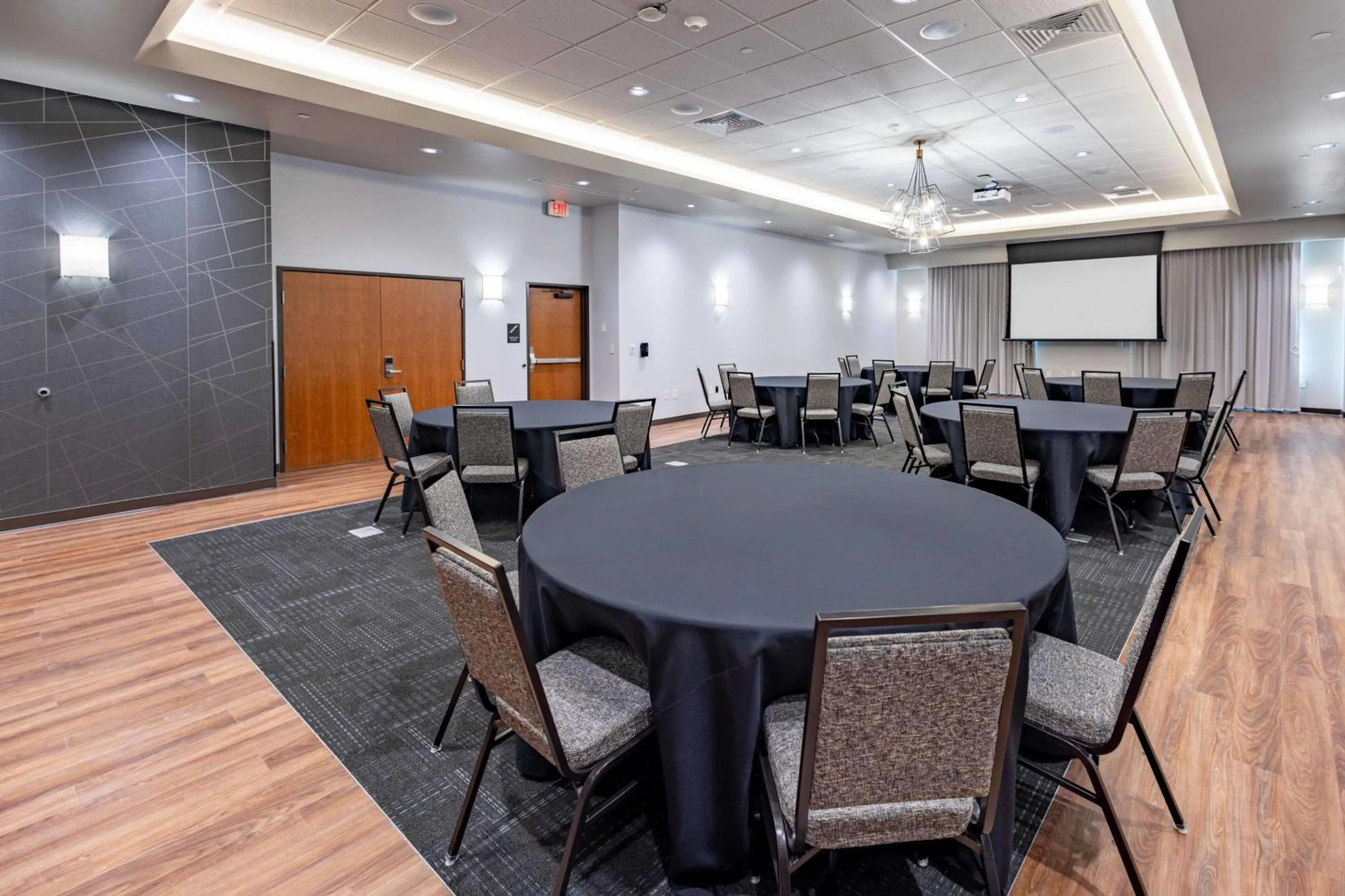 Meeting/conference room in Drury Plaza Hotel Savannah Pooler