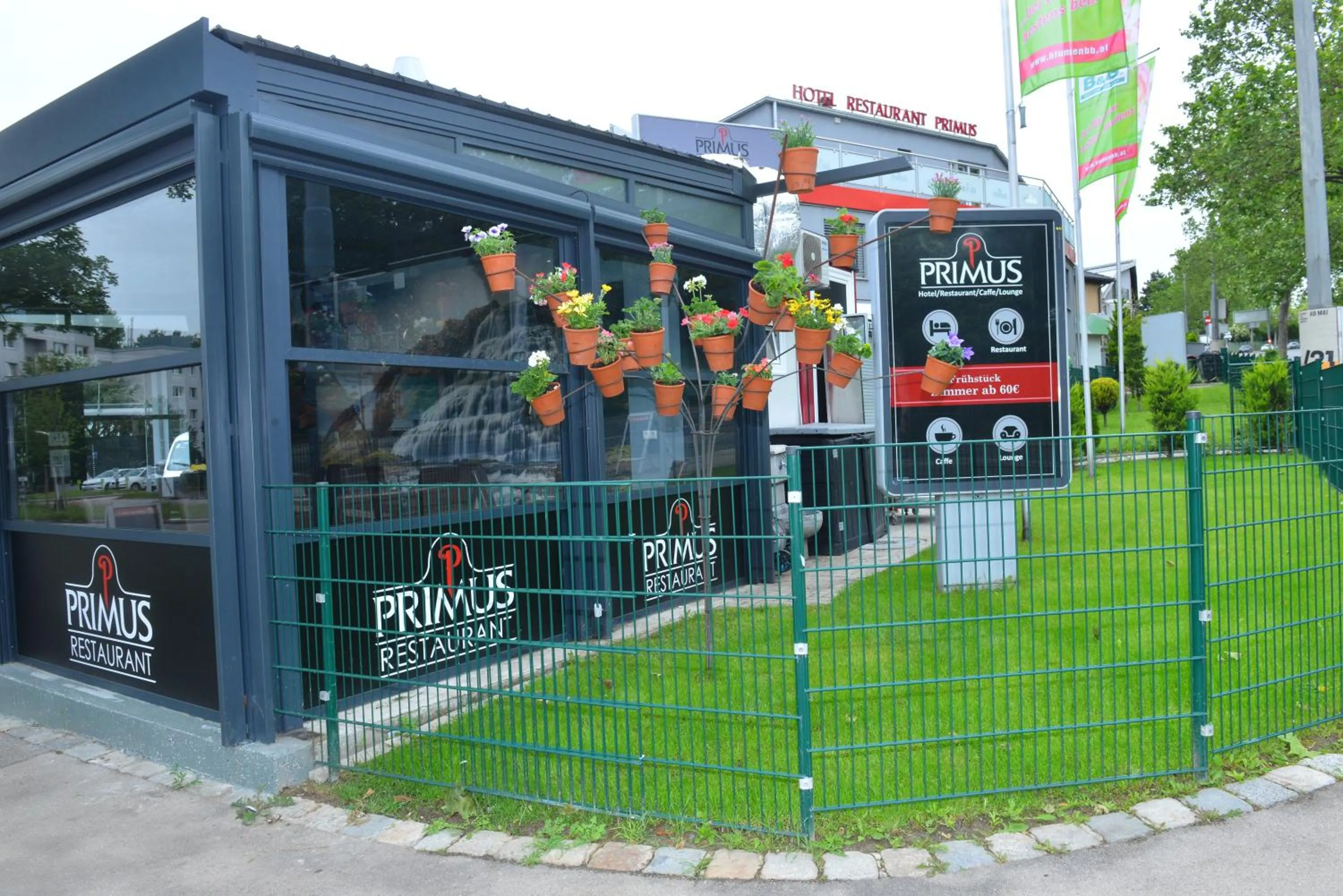 Primus Hotel & Apartments