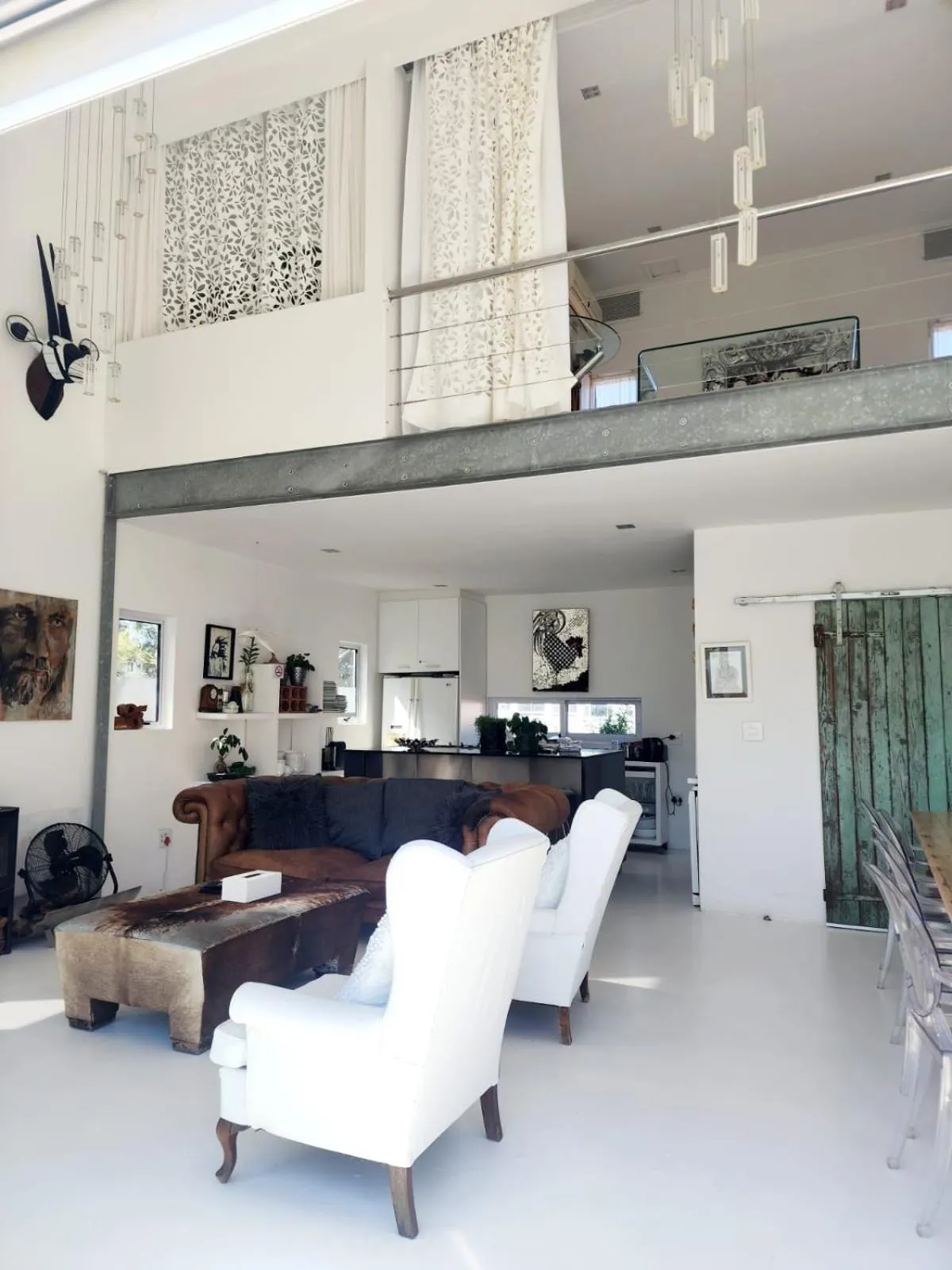 Kitchen or kitchenette in 4 on Highworth Apartments and Studios