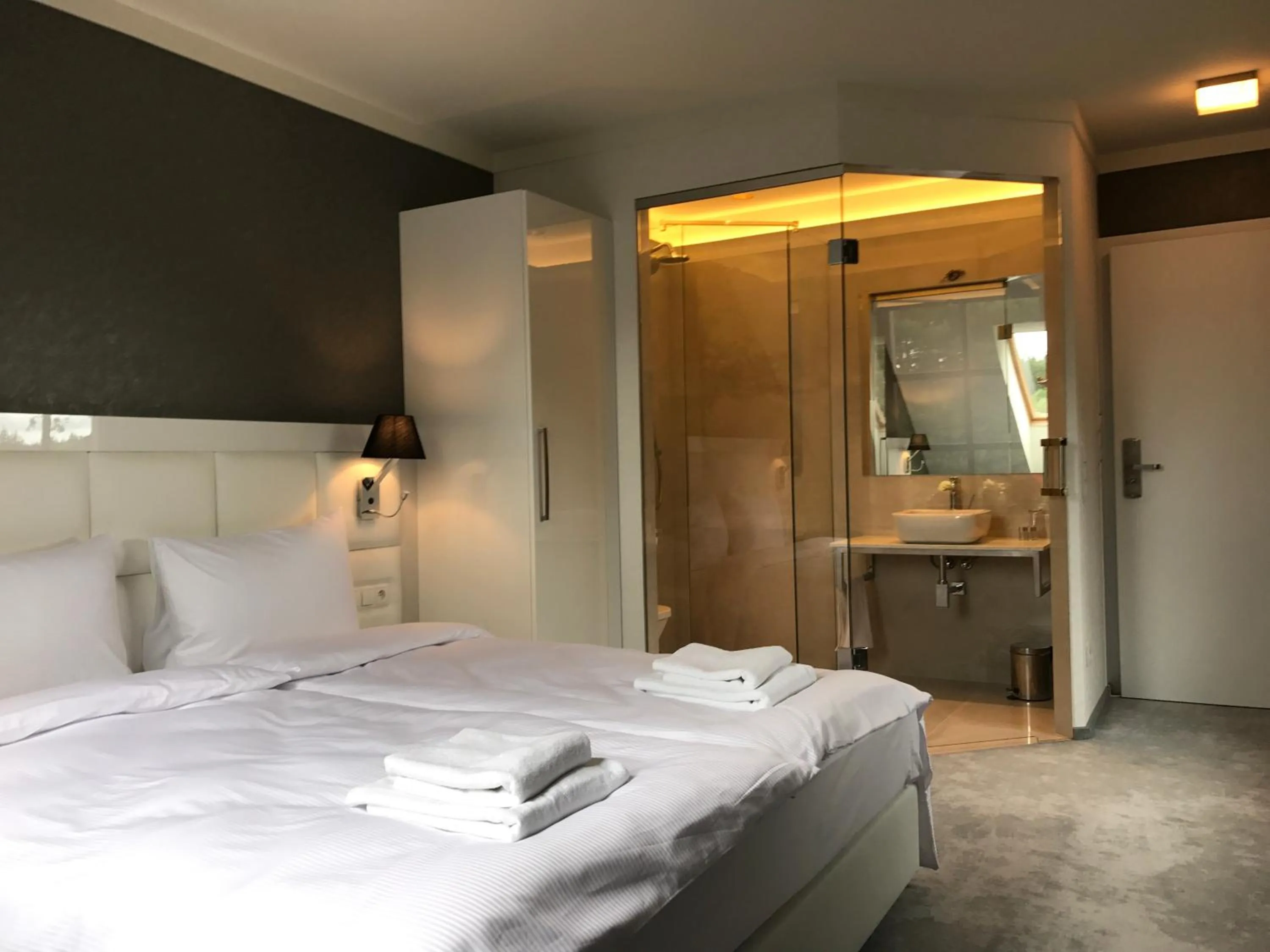 Photo of the whole room, Bed in Markus