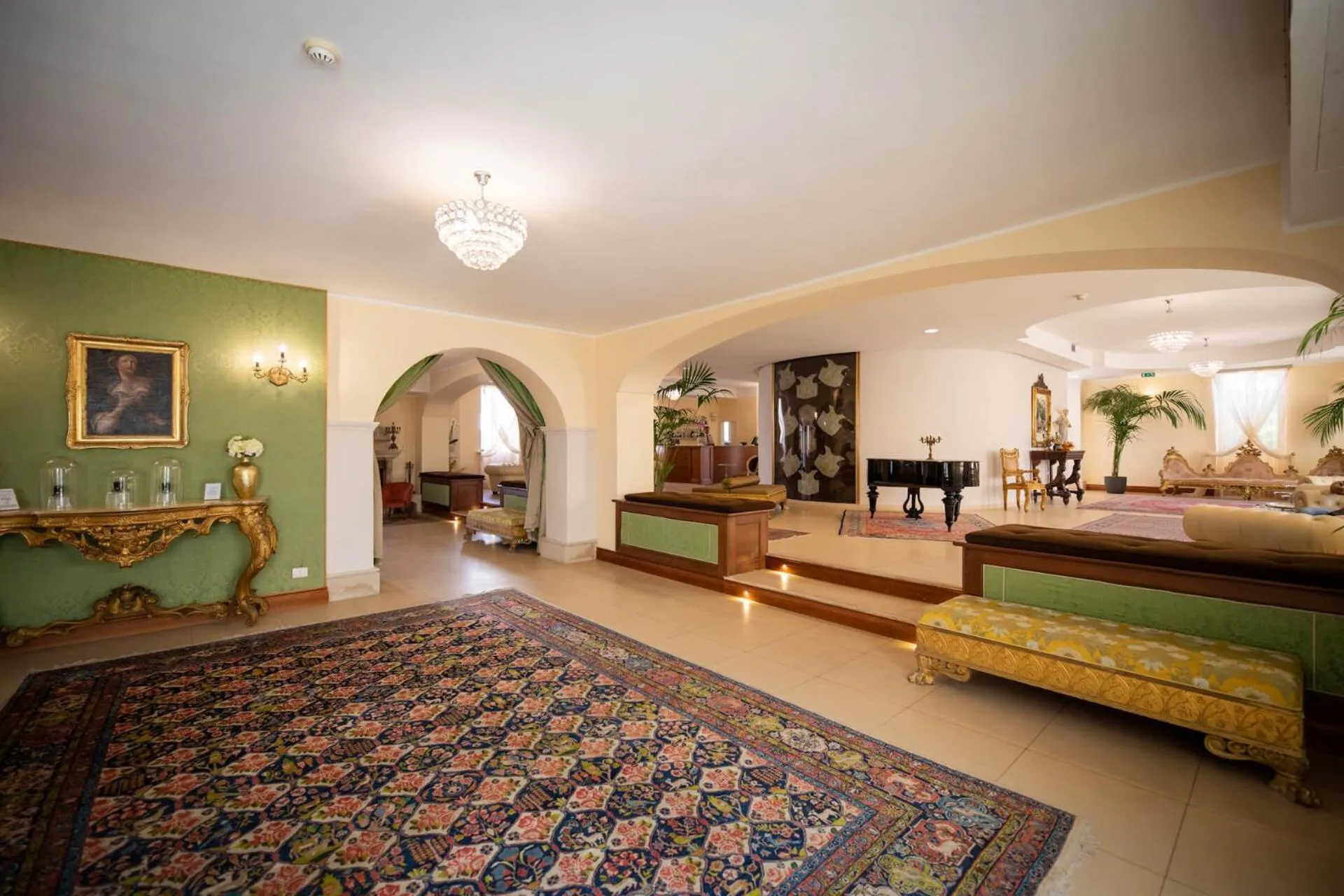 Living room, Bed in Hotel Parco delle Fontane