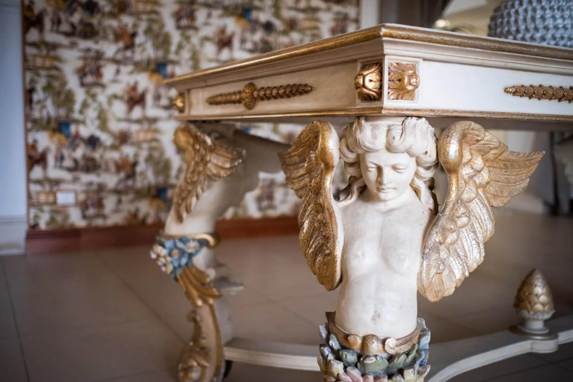 Decorative detail in Hotel Parco delle Fontane