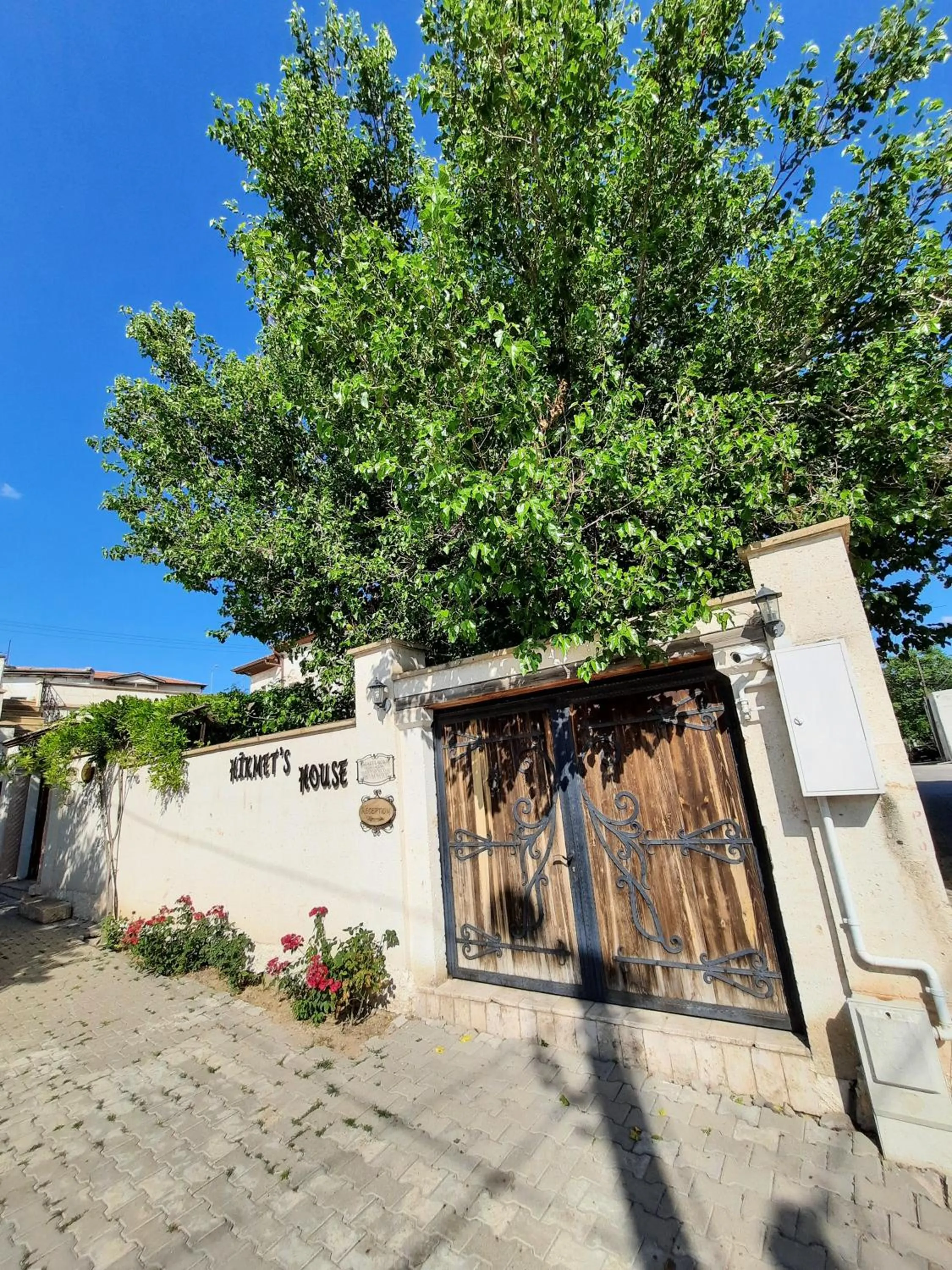 Property building in Hikmet's House