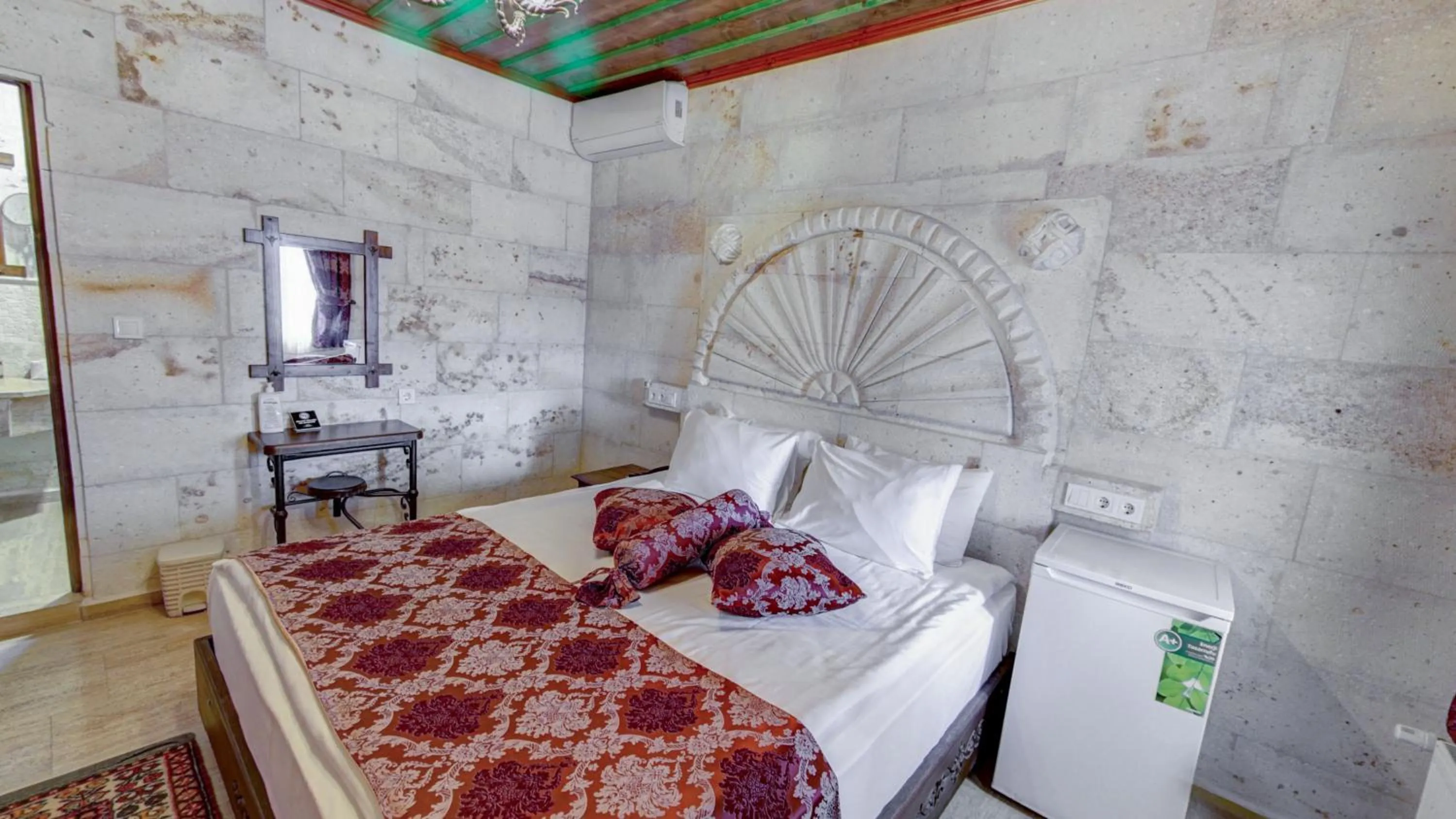 Bedroom, Bed in Hikmet's House