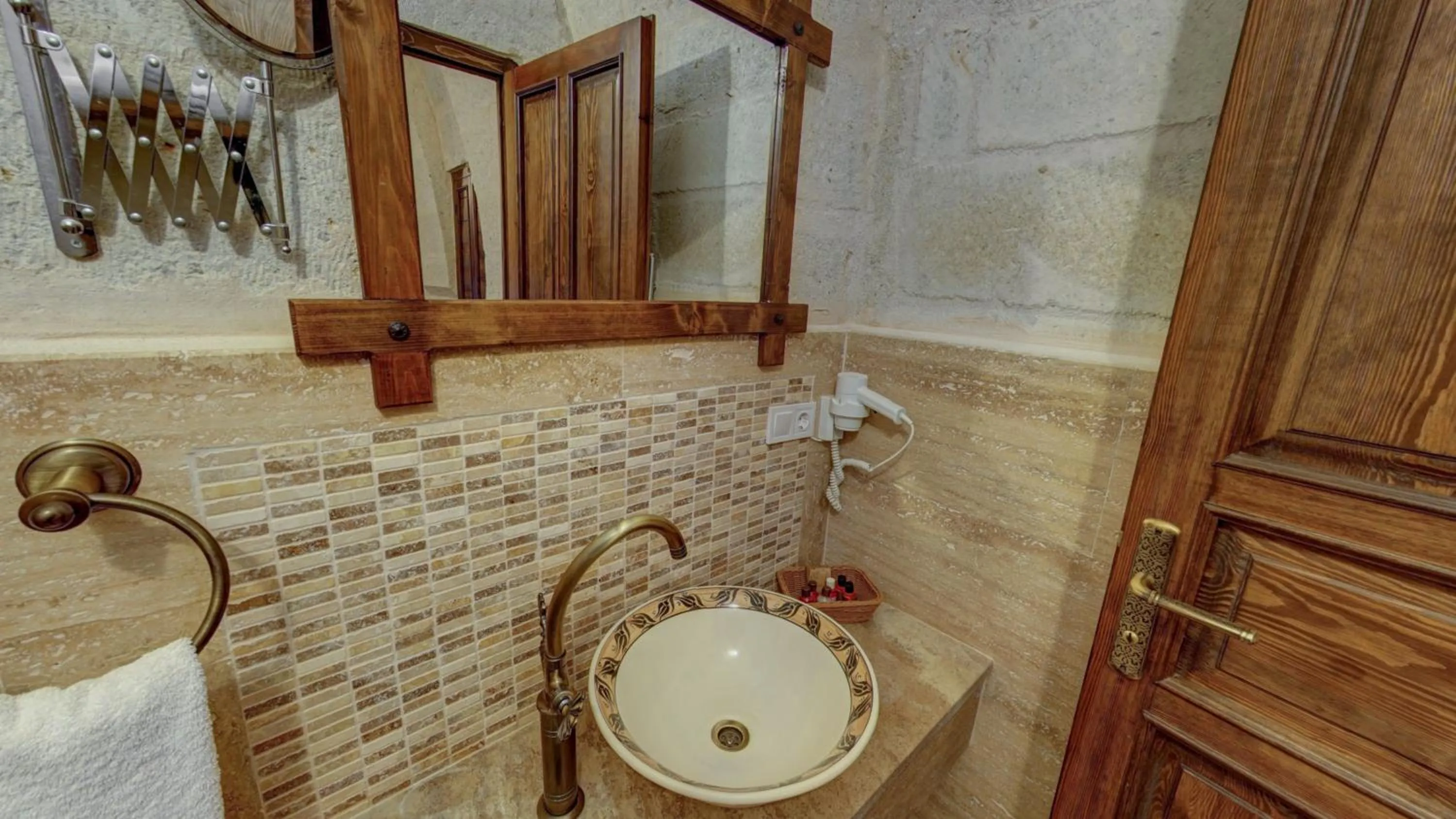 Shower in Hikmet's House