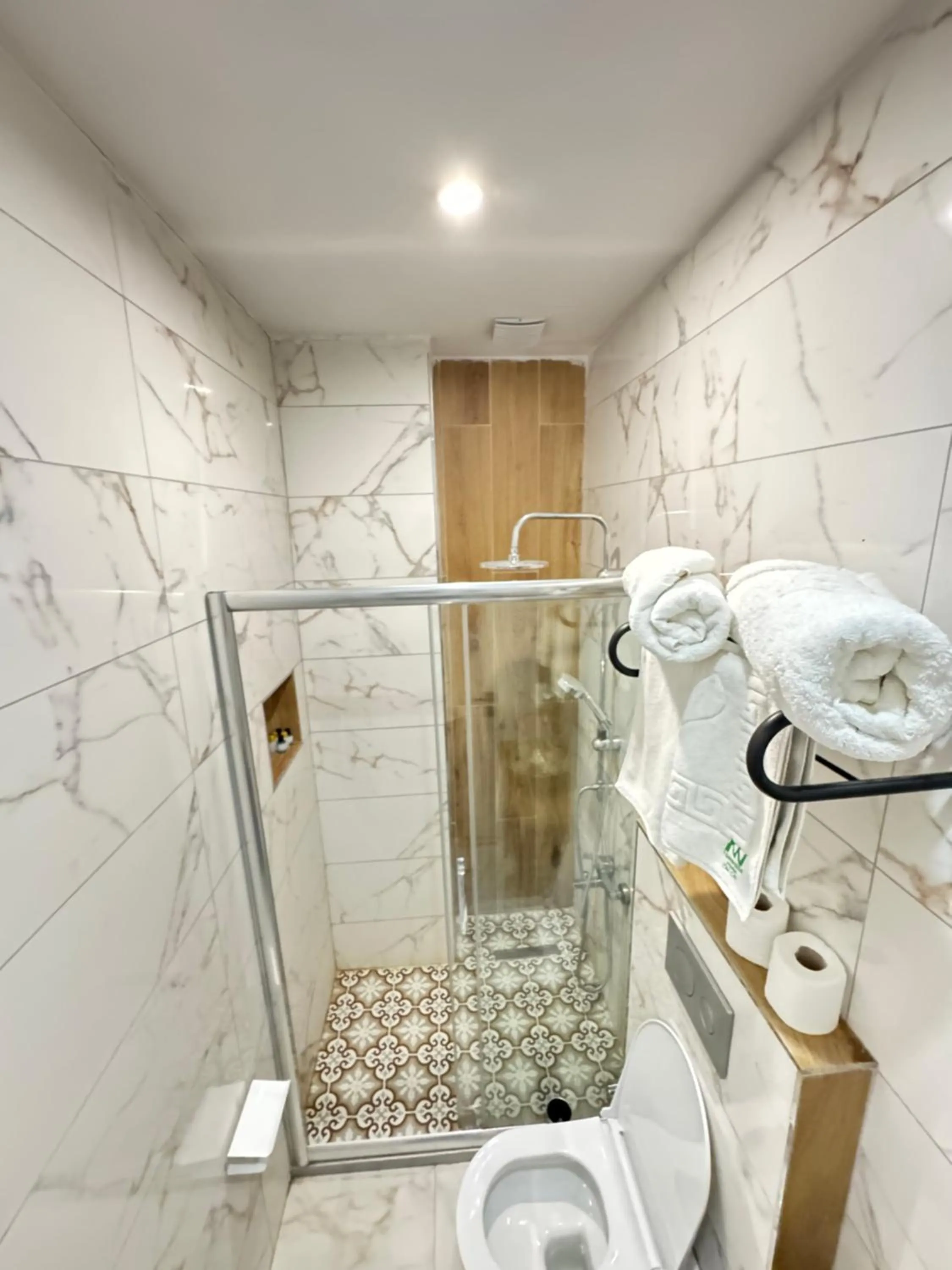 Toilet in Newalla Hotel Old City