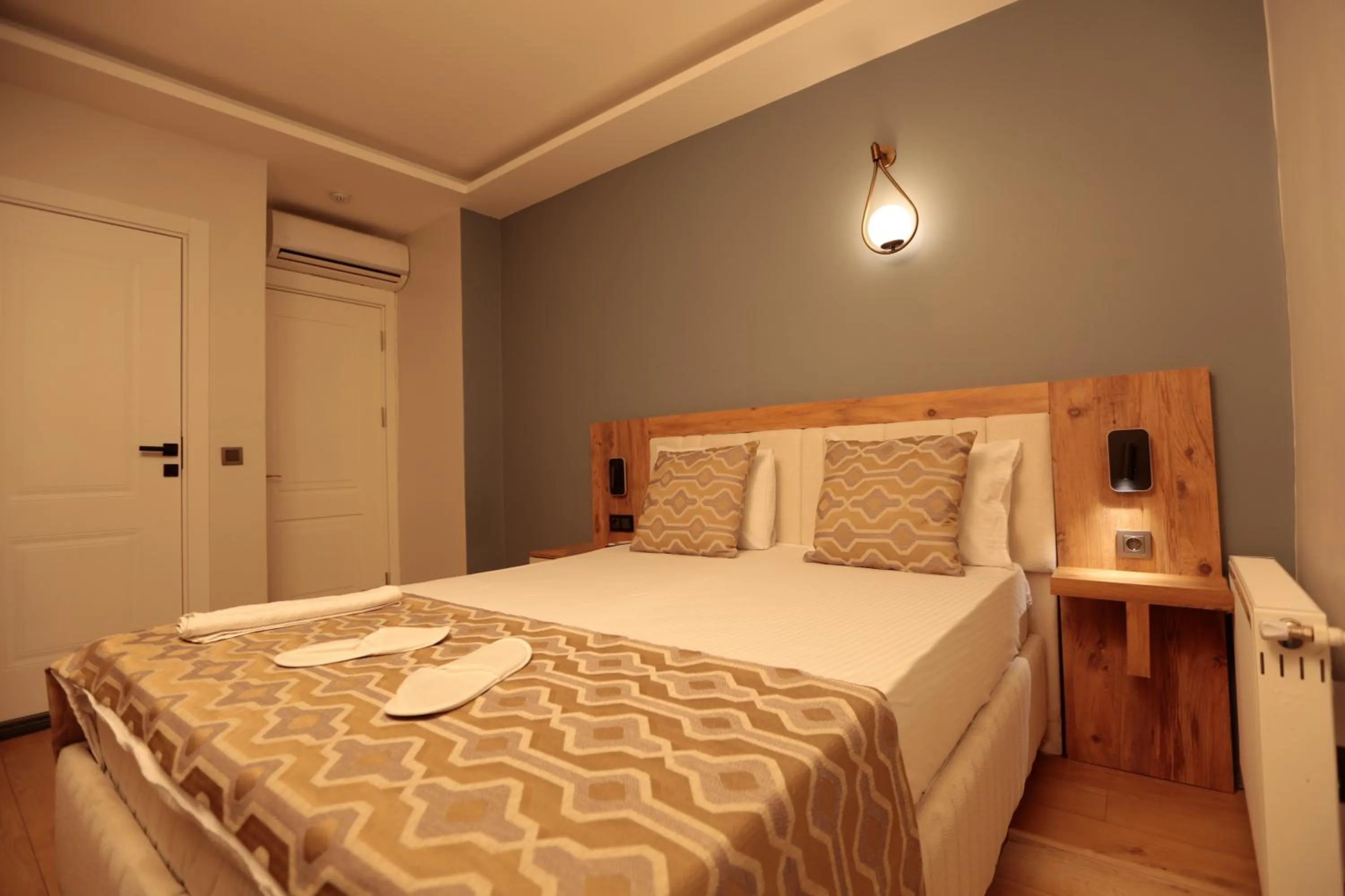 Bed in Newalla Hotel Old City