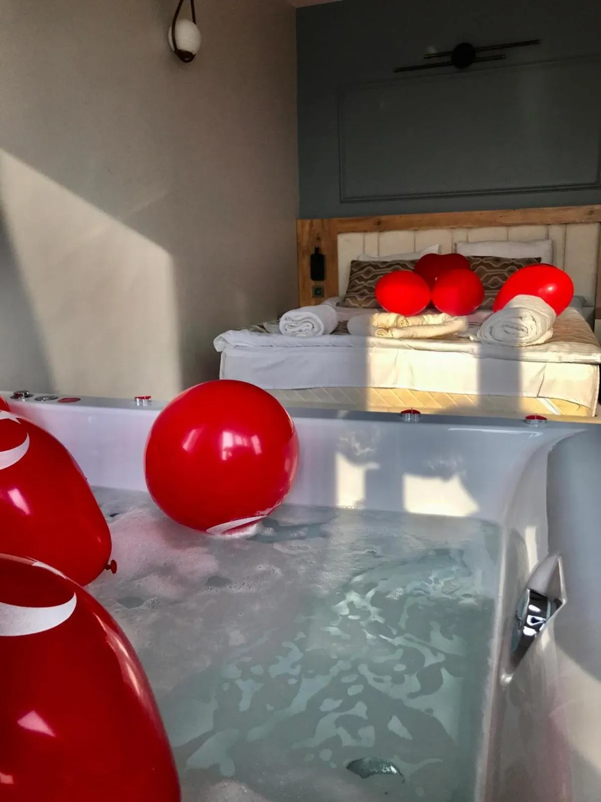 Hot Tub in Newalla Hotel Old City