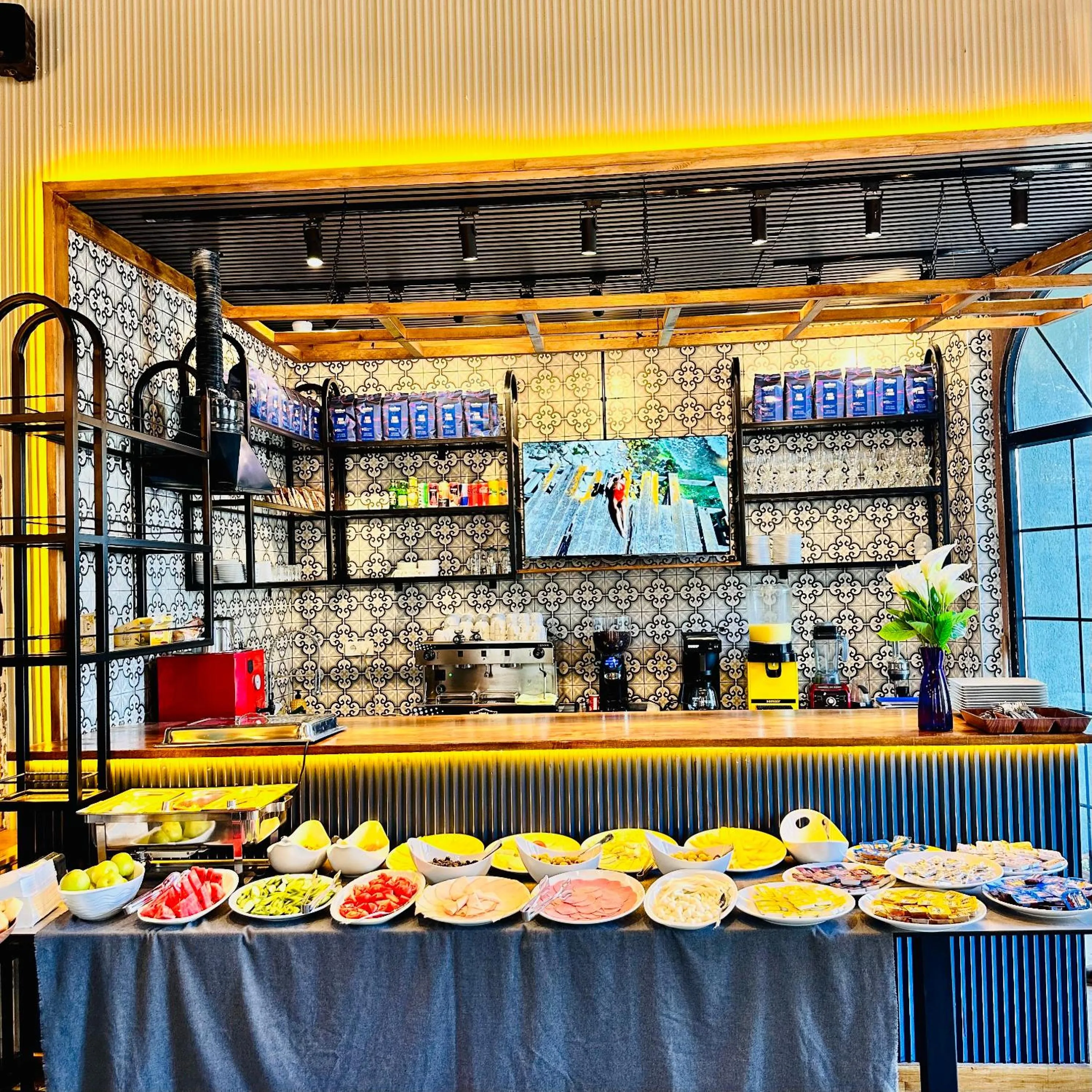 Breakfast in Newalla Hotel Old City