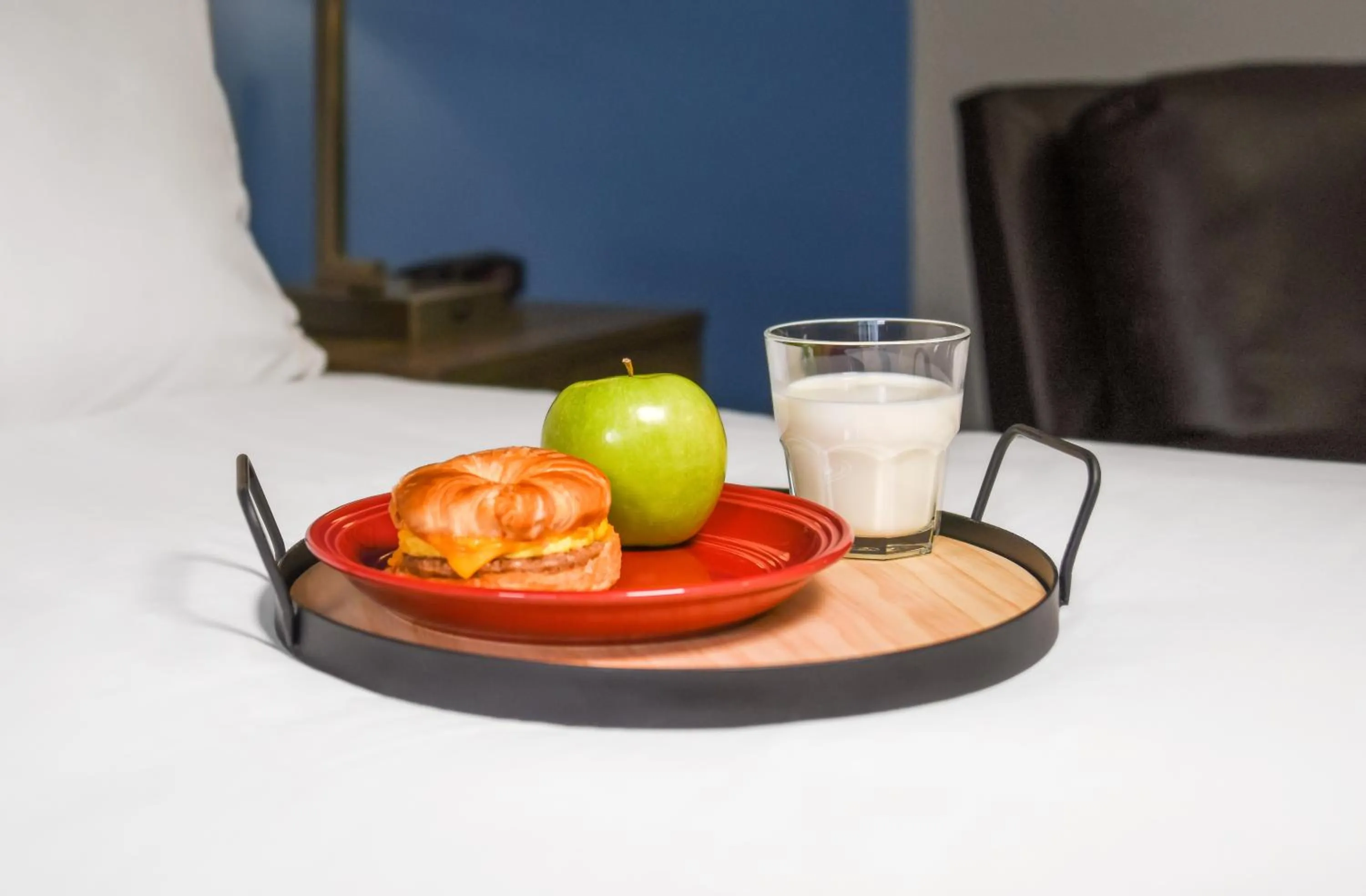 Food and drinks in My Place Hotel-East Moline/Quad Cities, IL