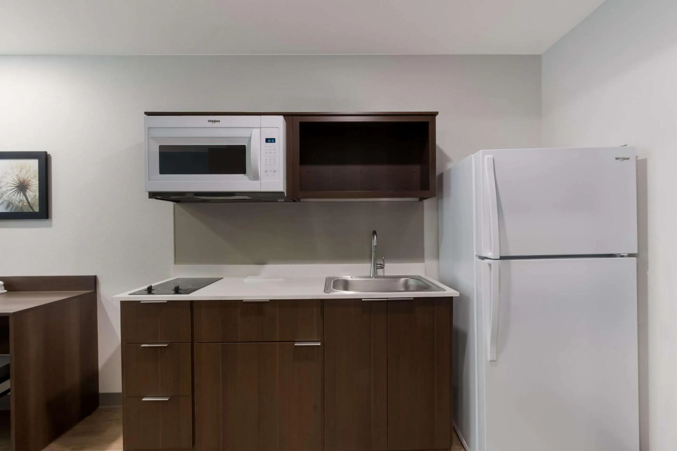 Kitchen or kitchenette in WoodSpring Suites Chandler Airport