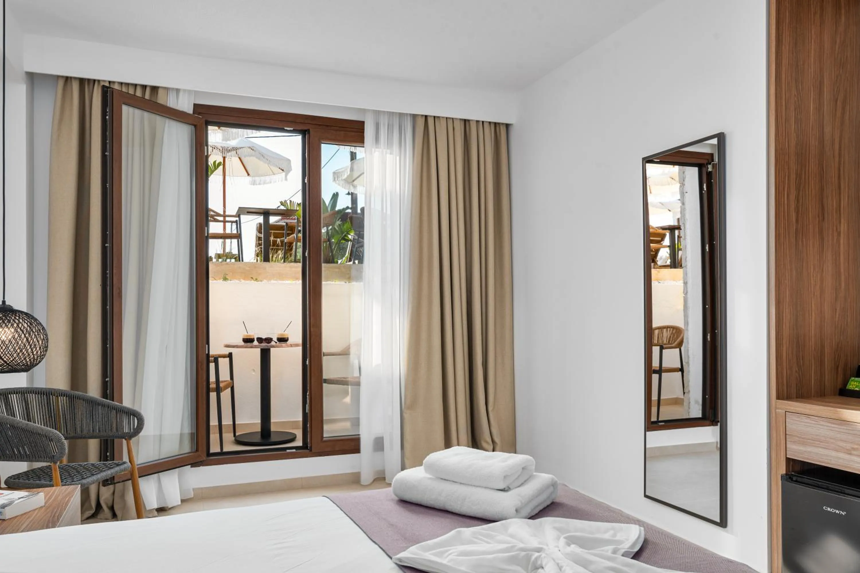 Bedroom, Bed in Verano Afytos Hotel