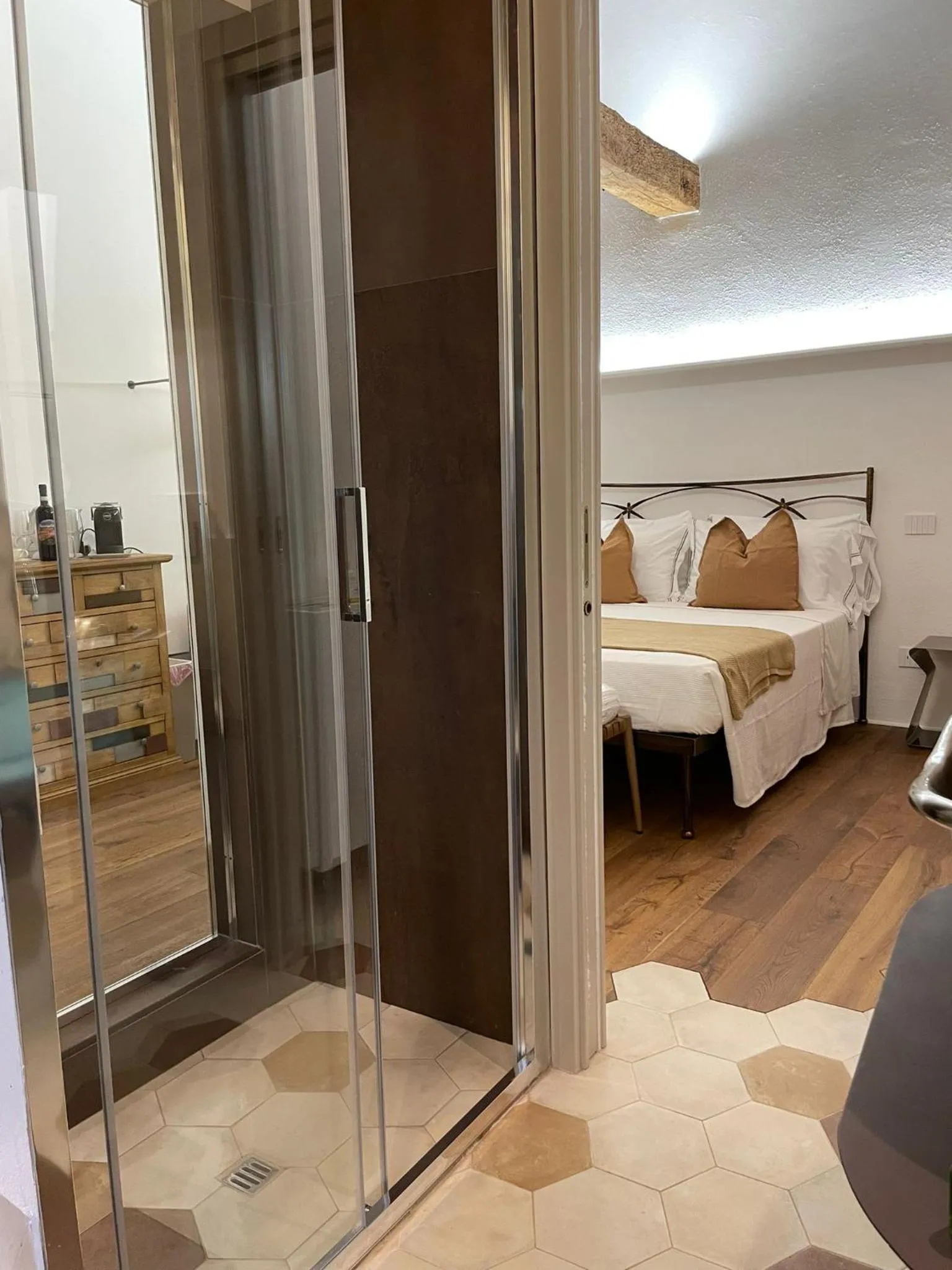 Bathroom, Bed in MontepulcianoLettings