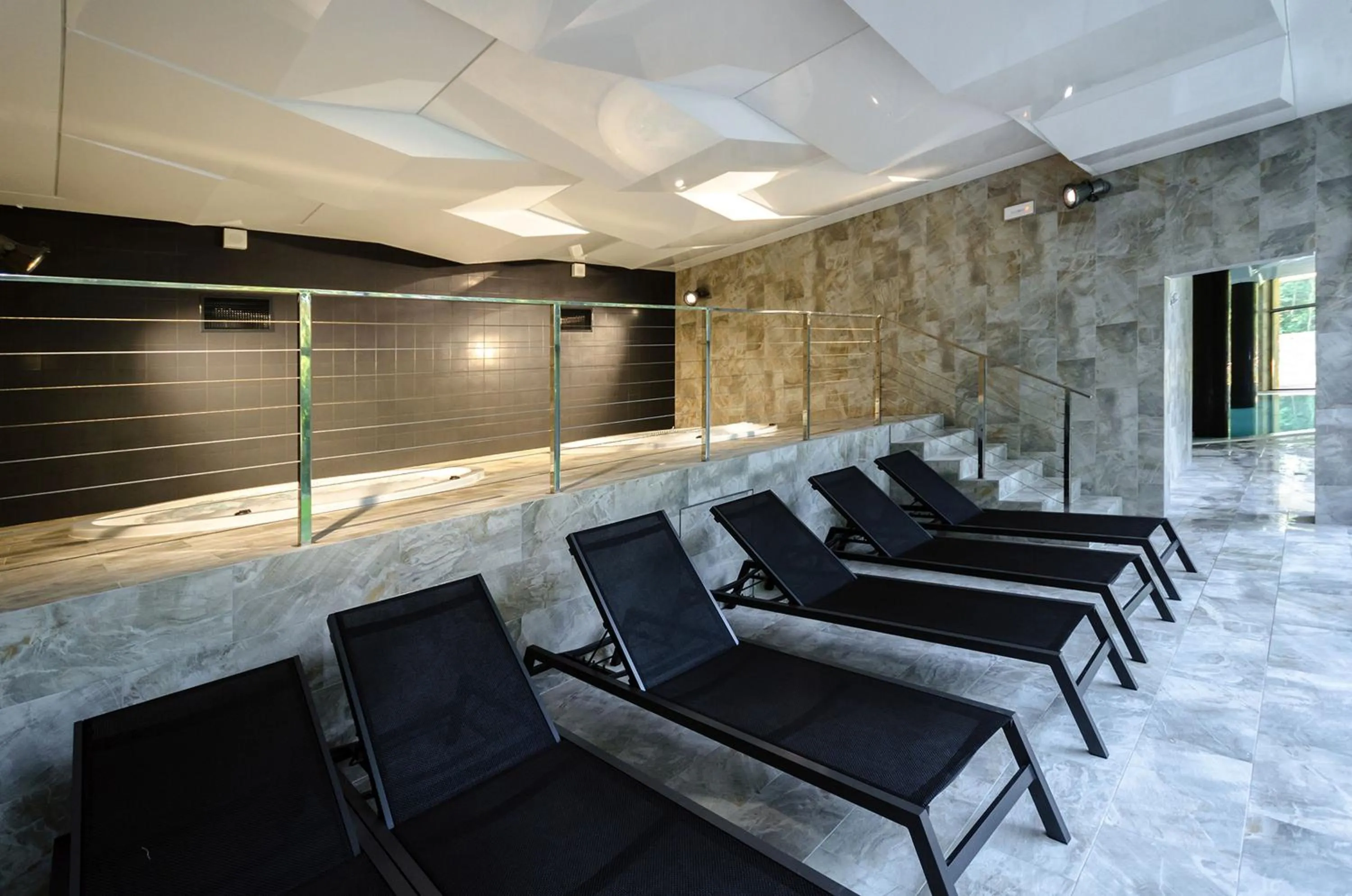 Hot Tub in Diune Hotel by Zdrojowa