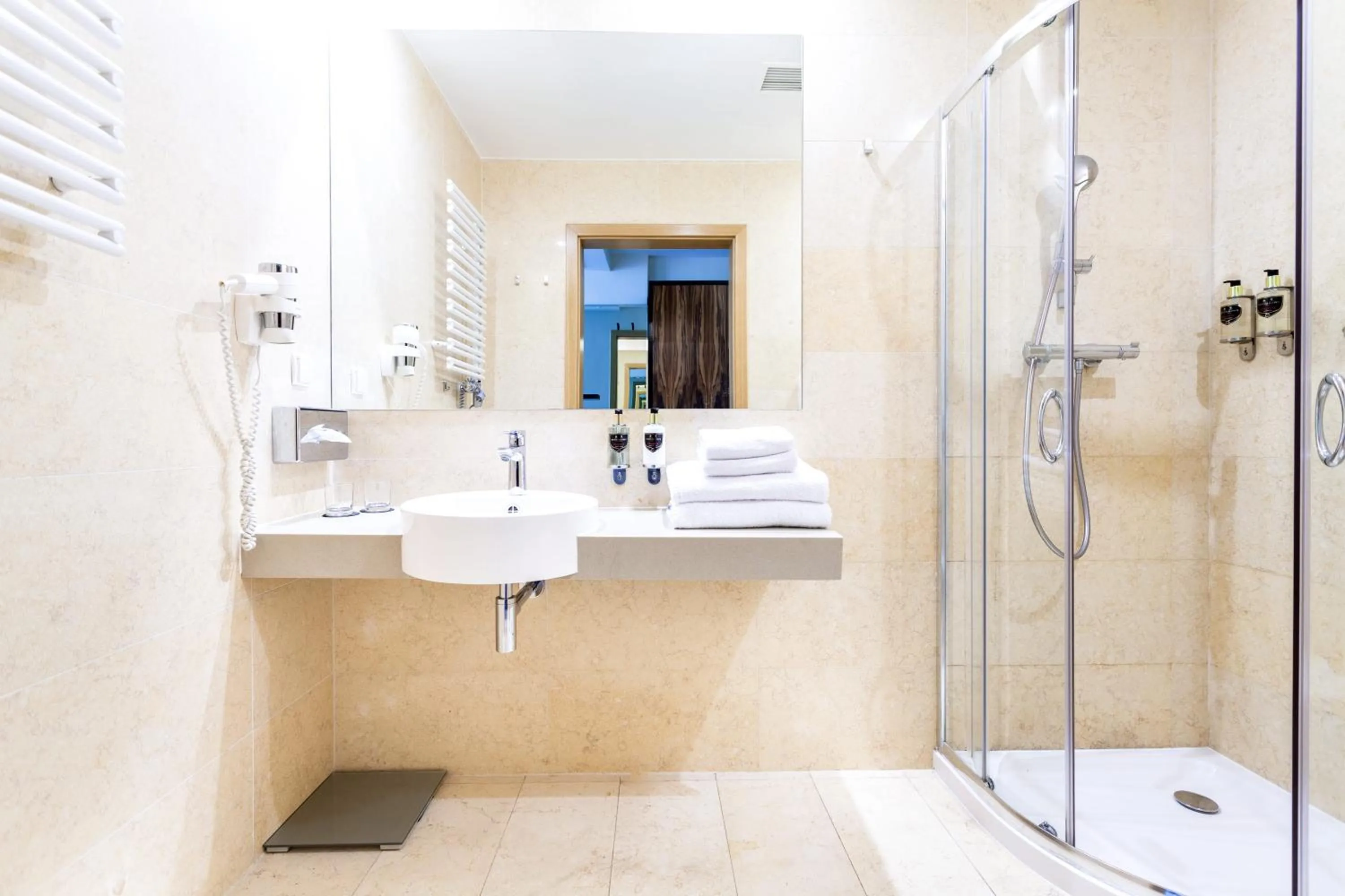 Shower in Diune Hotel by Zdrojowa