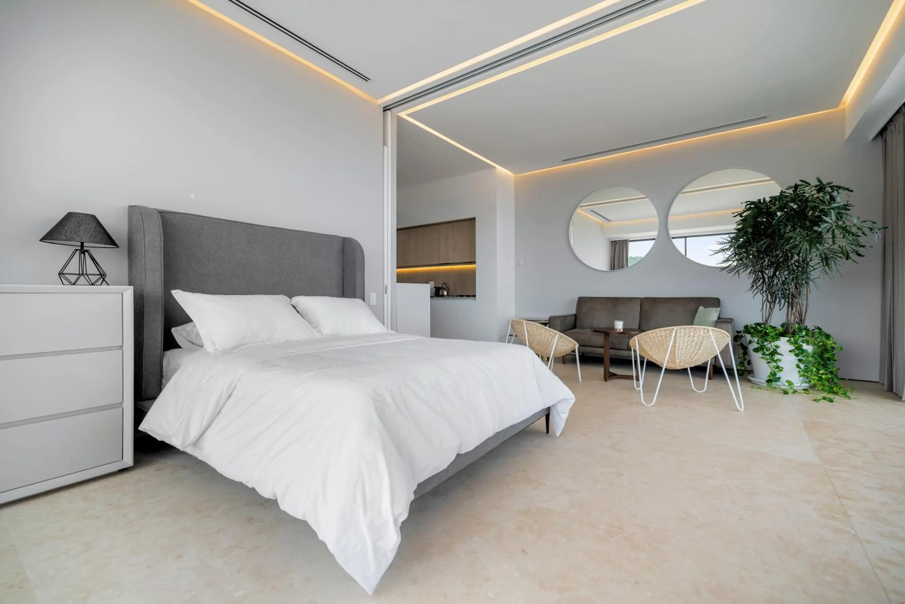 Photo of the whole room, Bed in Maxwell Collection Romantic Zone