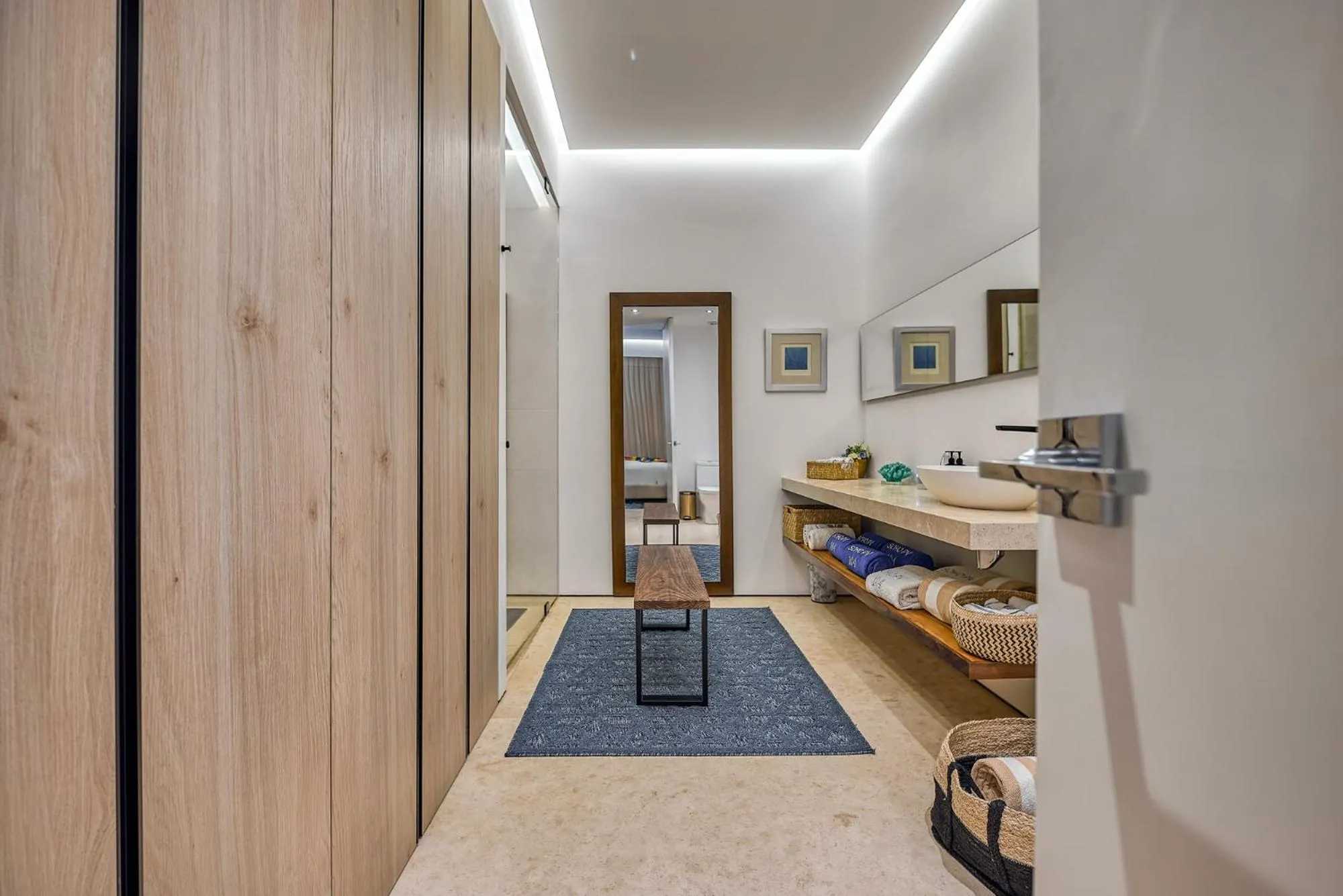 Bathroom, Bed in Maxwell Collection Romantic Zone