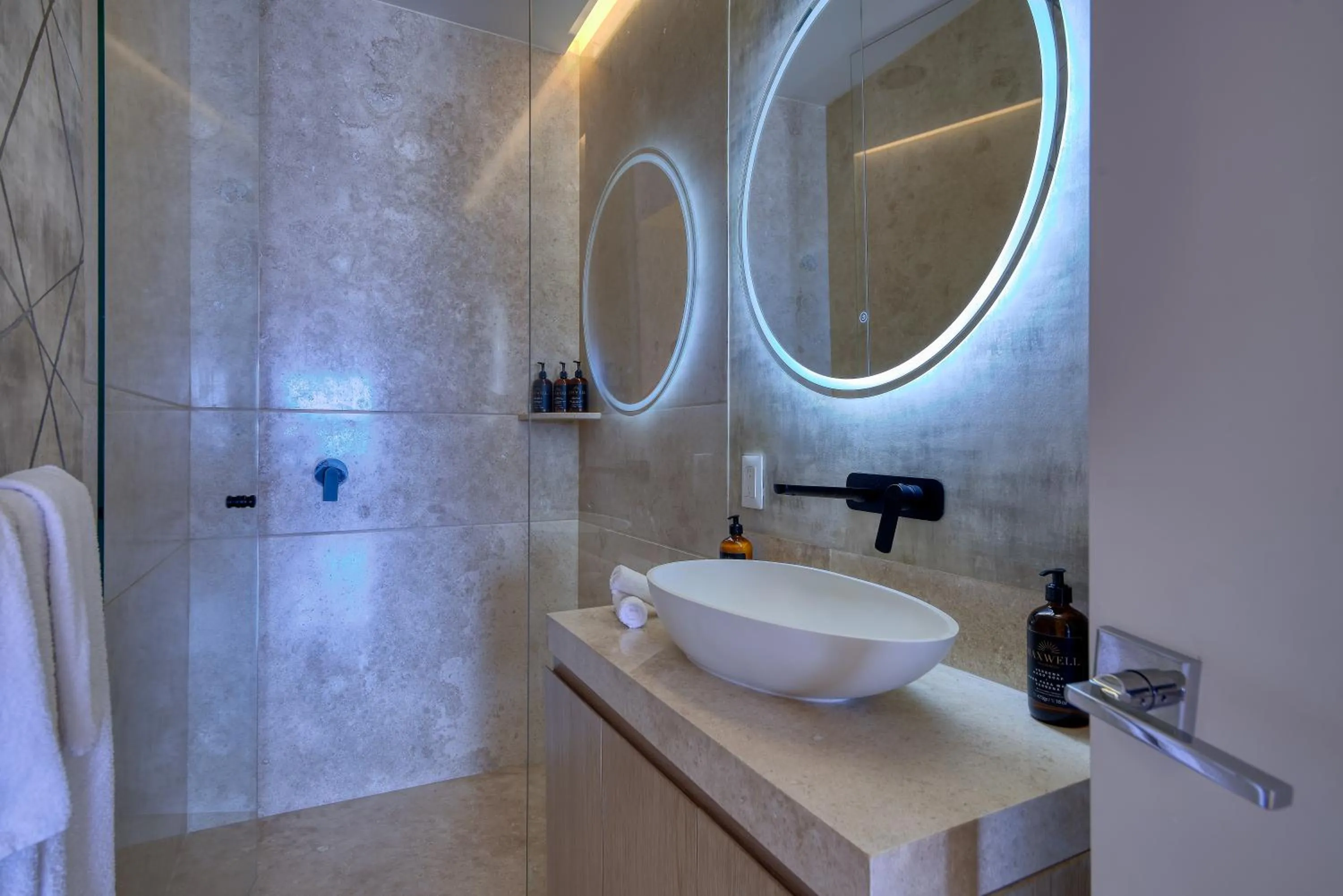 Bathroom in Maxwell Collection Romantic Zone