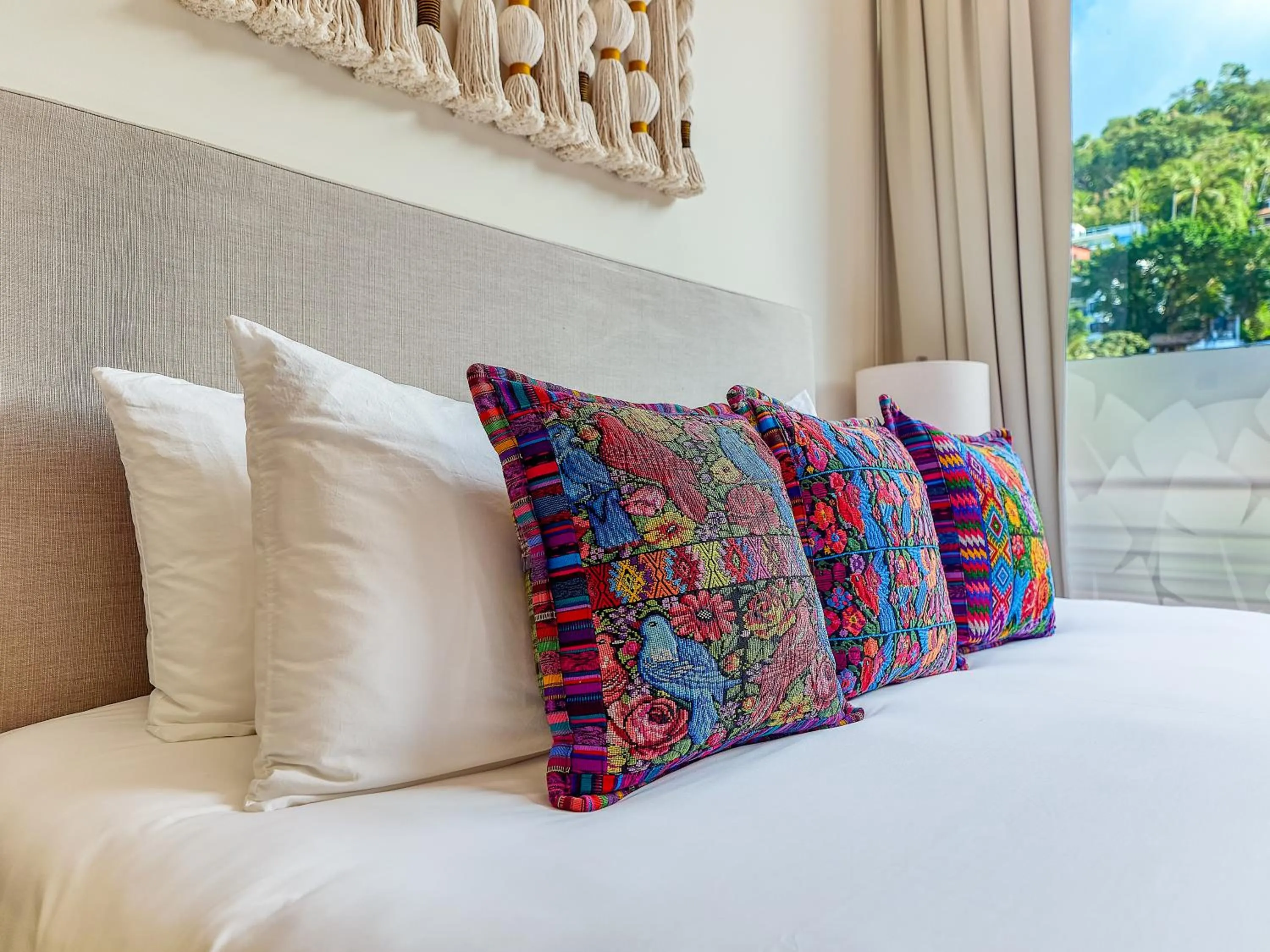 Photo of the whole room, Bed in Maxwell Collection Romantic Zone