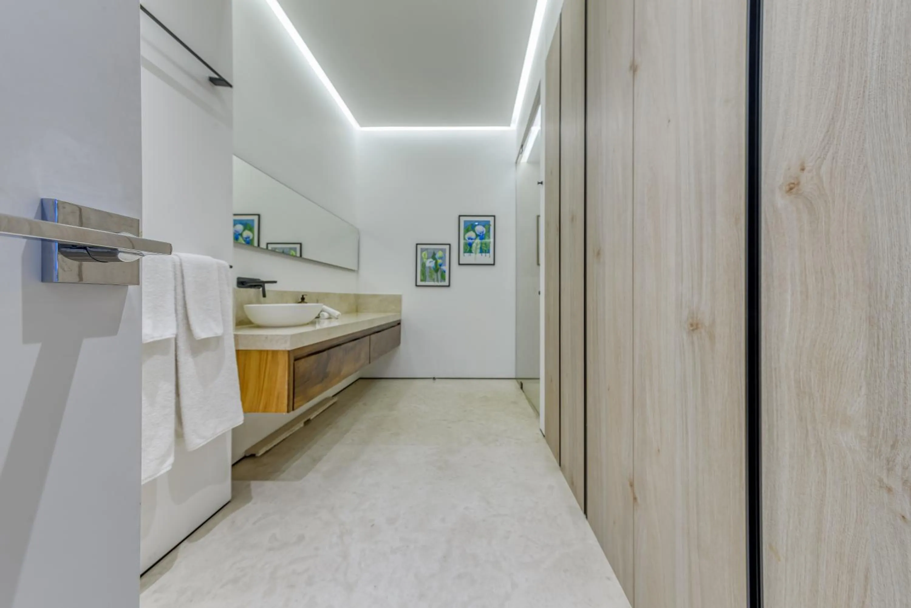 Bathroom in Maxwell Collection Romantic Zone