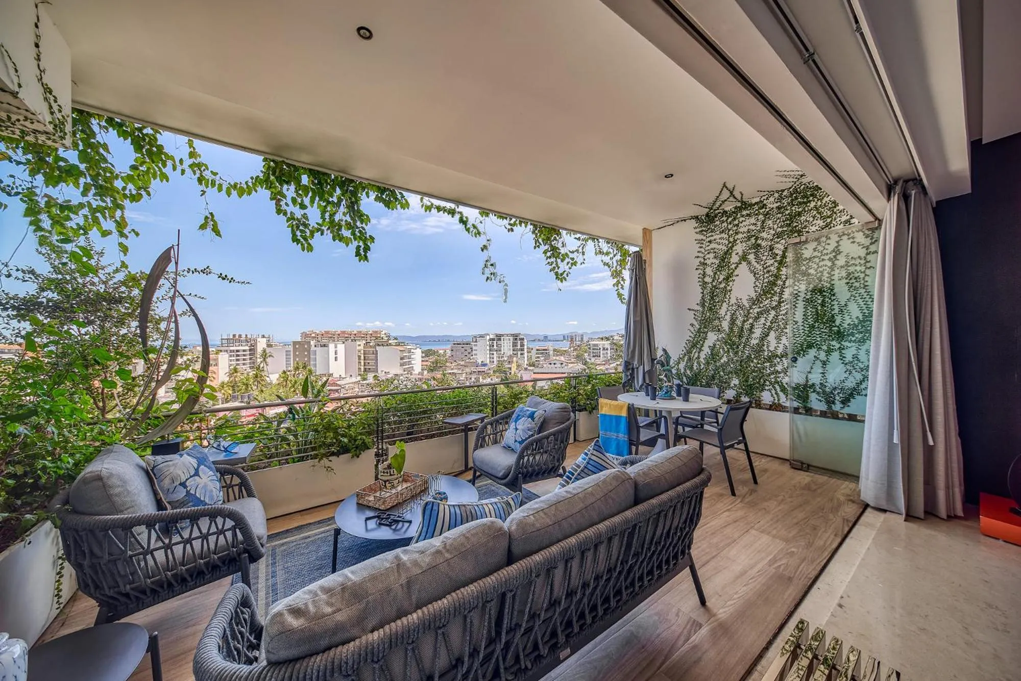 Balcony/Terrace in Maxwell Collection Romantic Zone