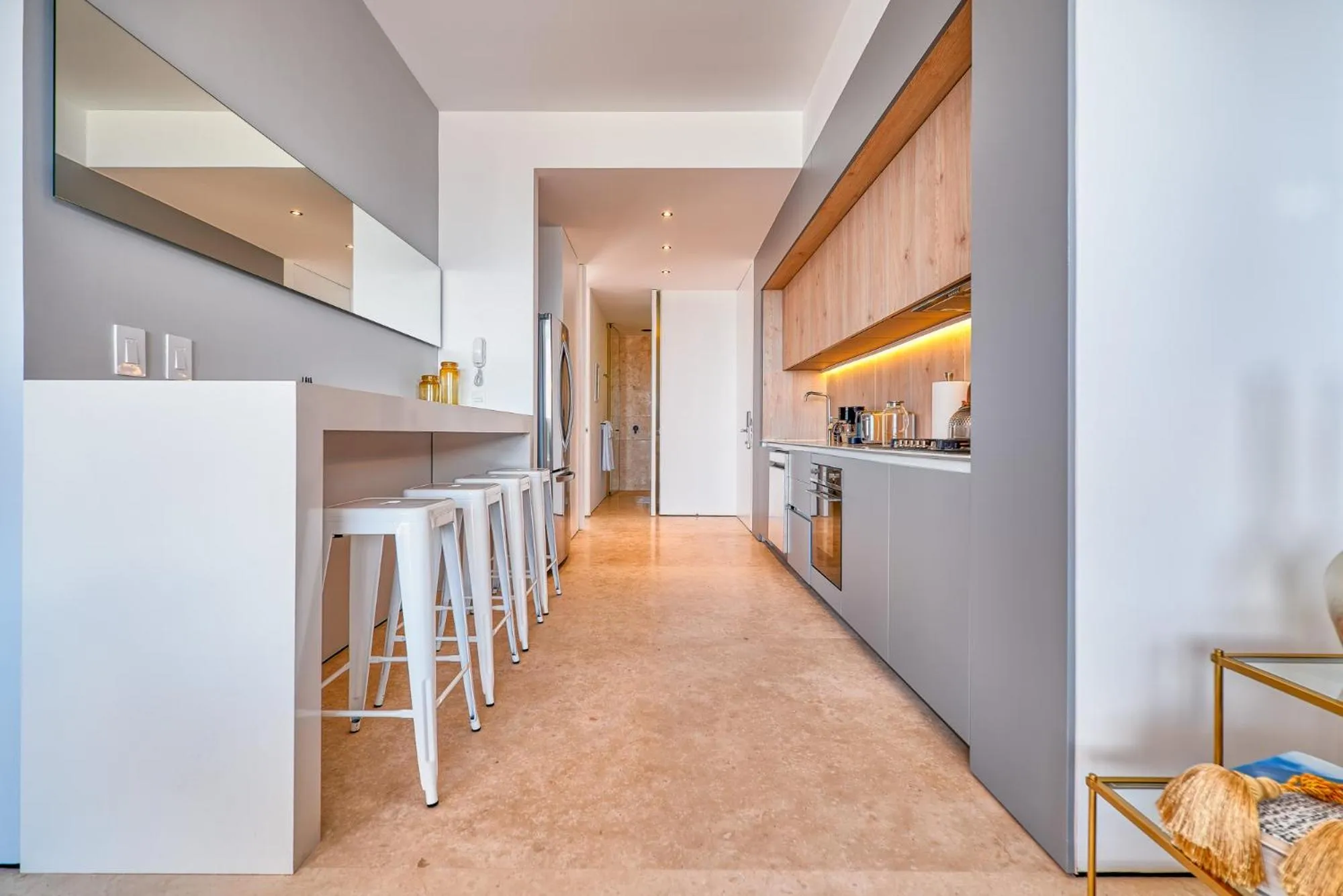 Kitchen or kitchenette in Maxwell Collection Romantic Zone