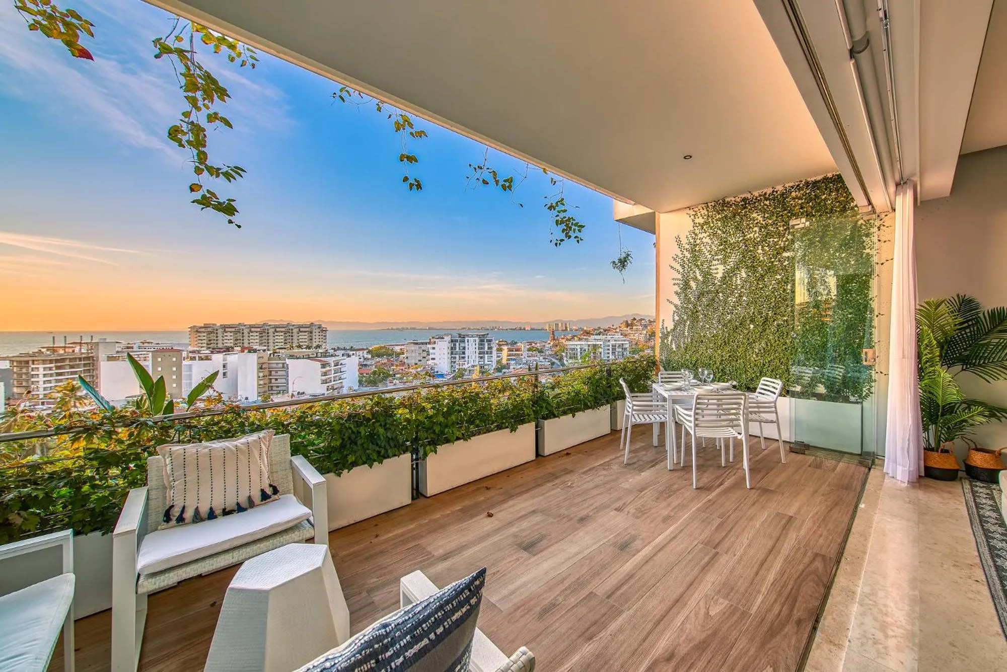 Balcony/Terrace in Maxwell Collection Romantic Zone