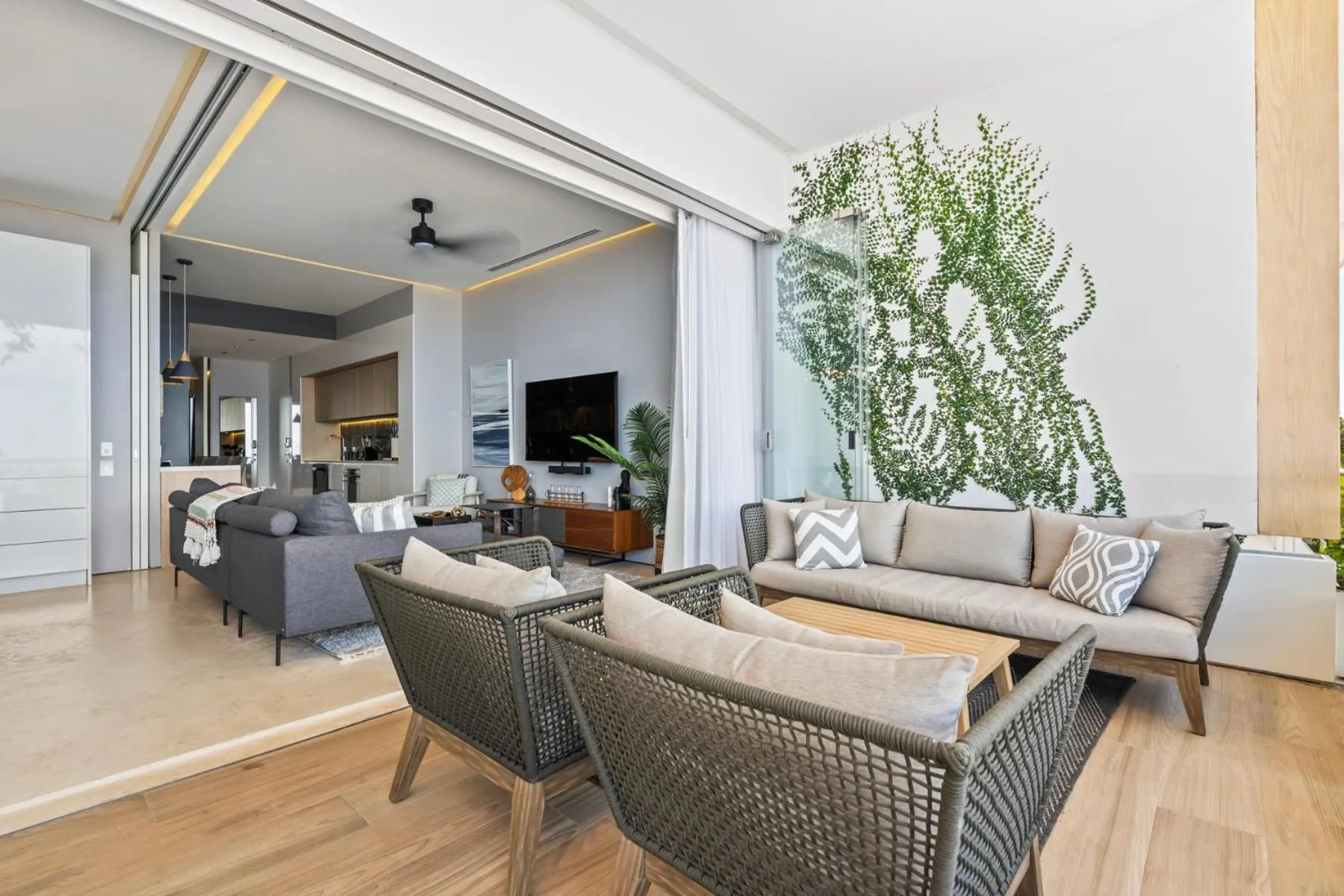 Balcony/Terrace in Maxwell Collection Romantic Zone