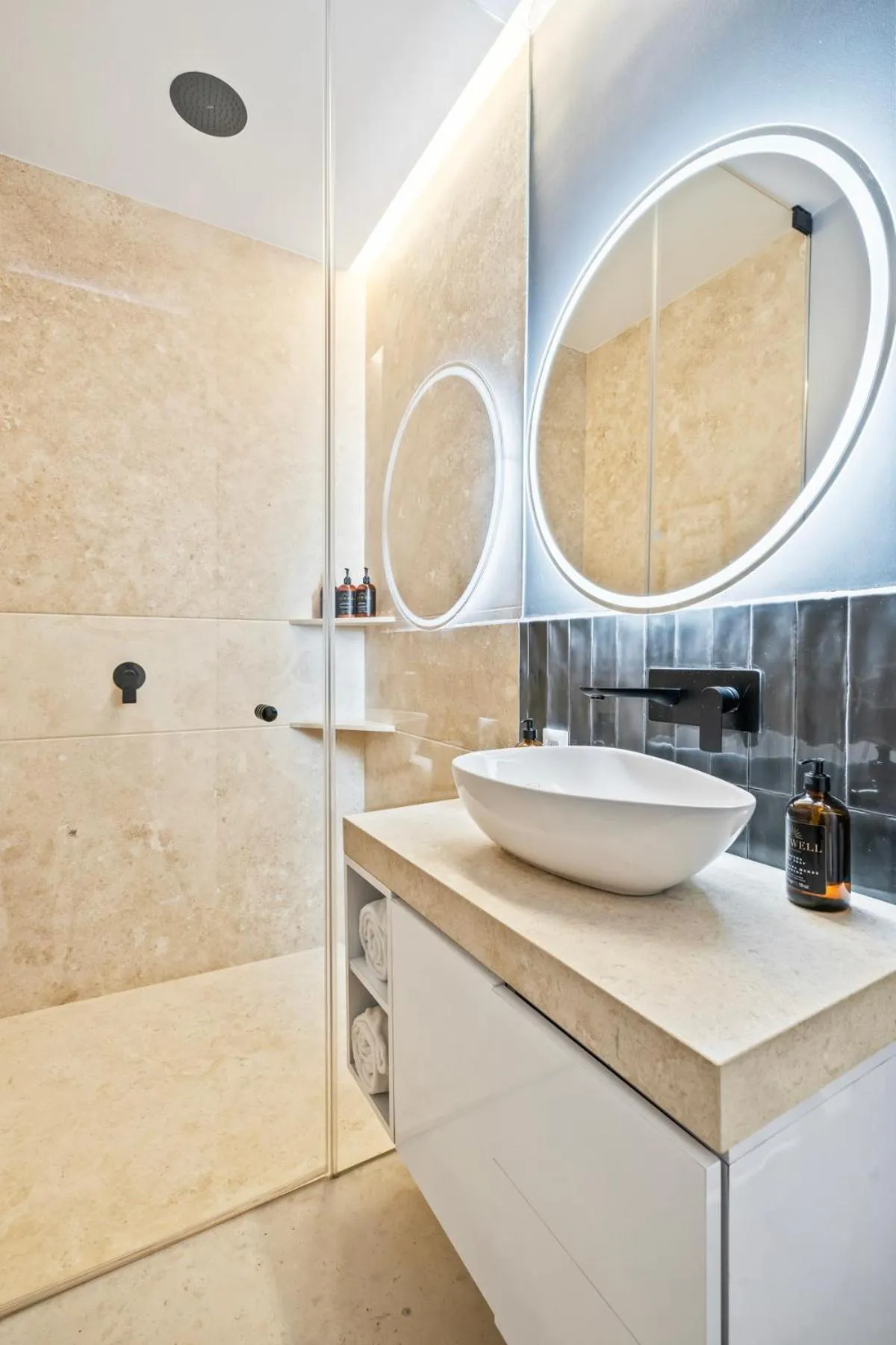 Bathroom in Maxwell Collection Romantic Zone