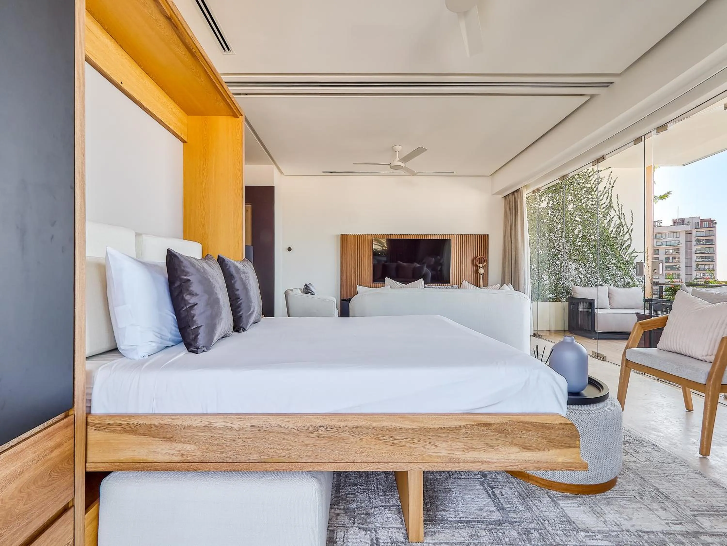 Living room, Bed in Maxwell Collection Romantic Zone