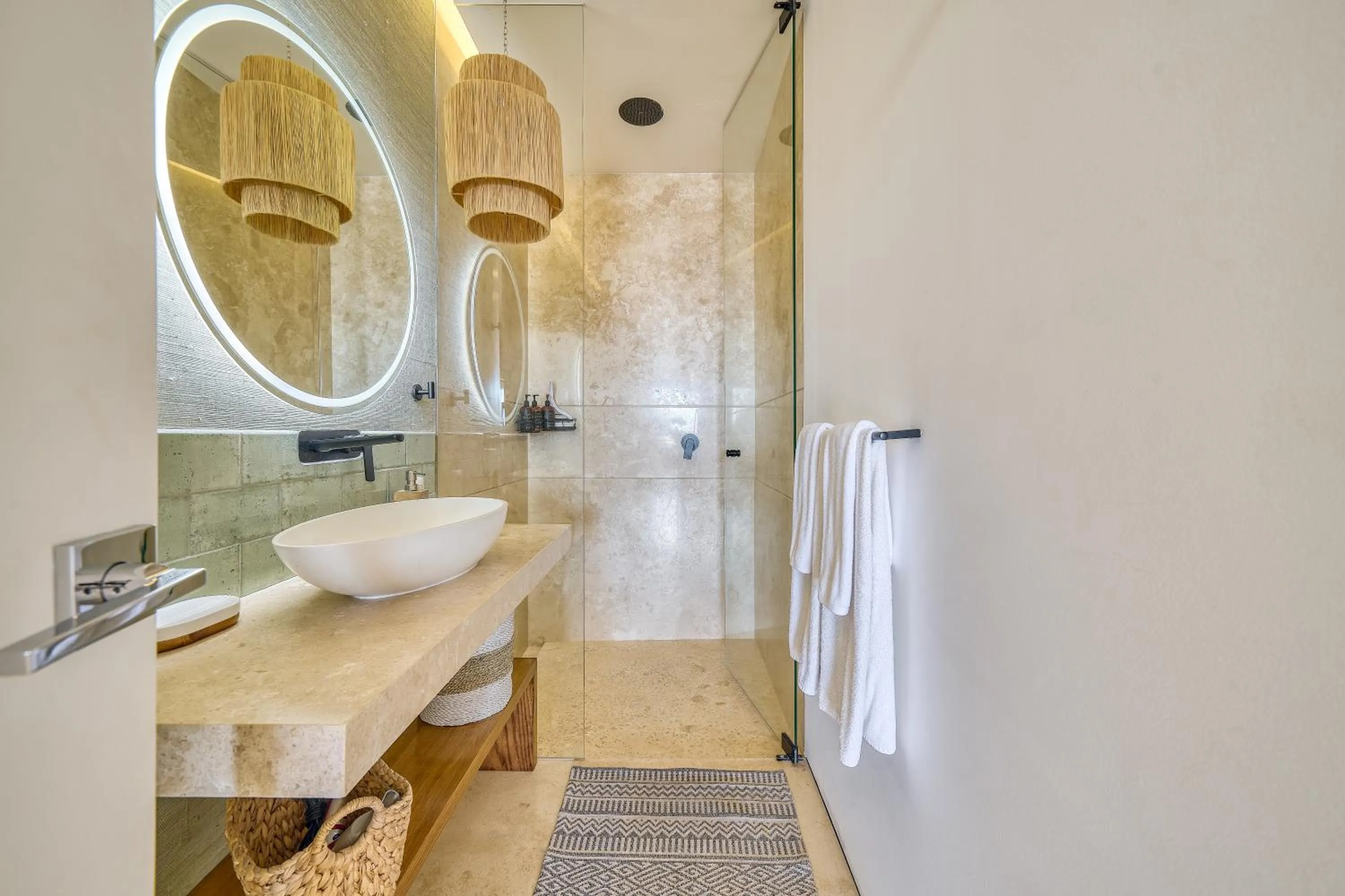 Shower in Maxwell Collection Romantic Zone