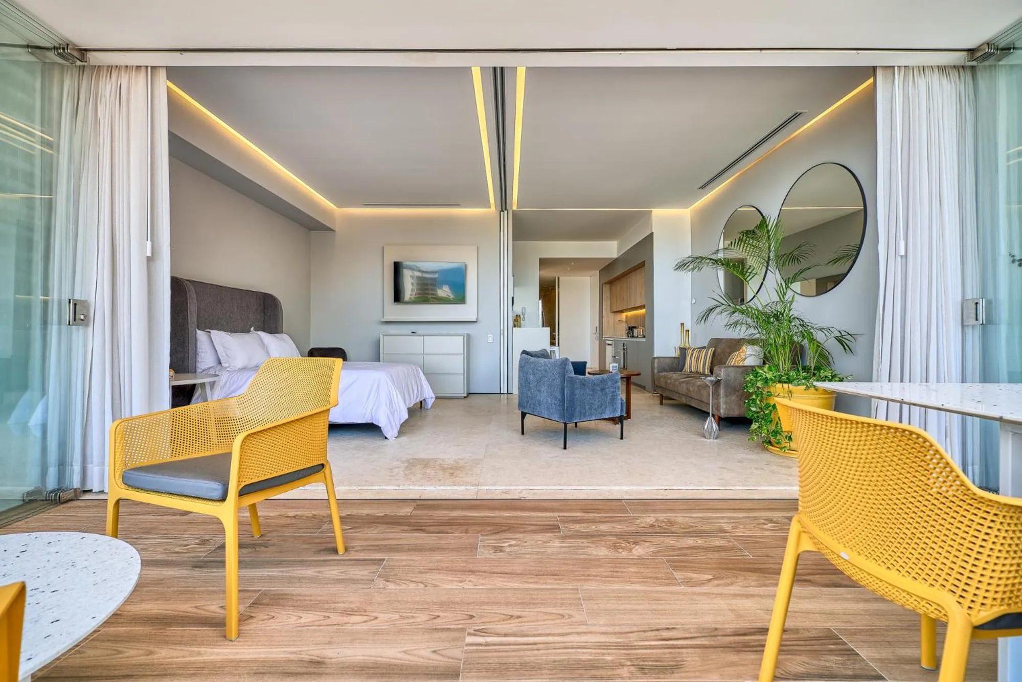 Balcony/Terrace, Bed in Maxwell Collection Romantic Zone