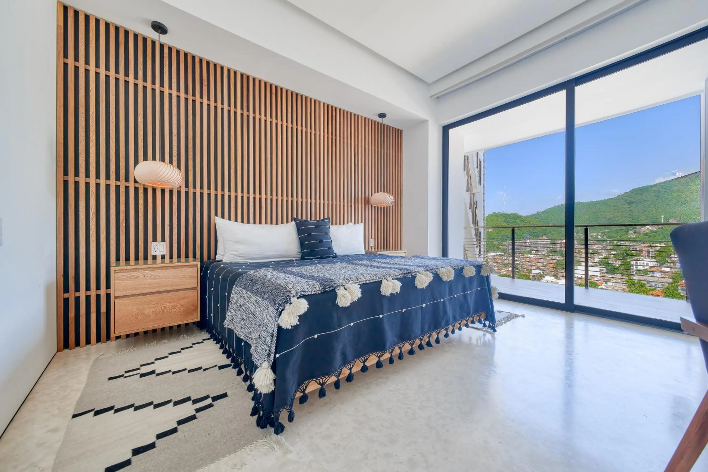 Photo of the whole room, Bed in Maxwell Collection Romantic Zone