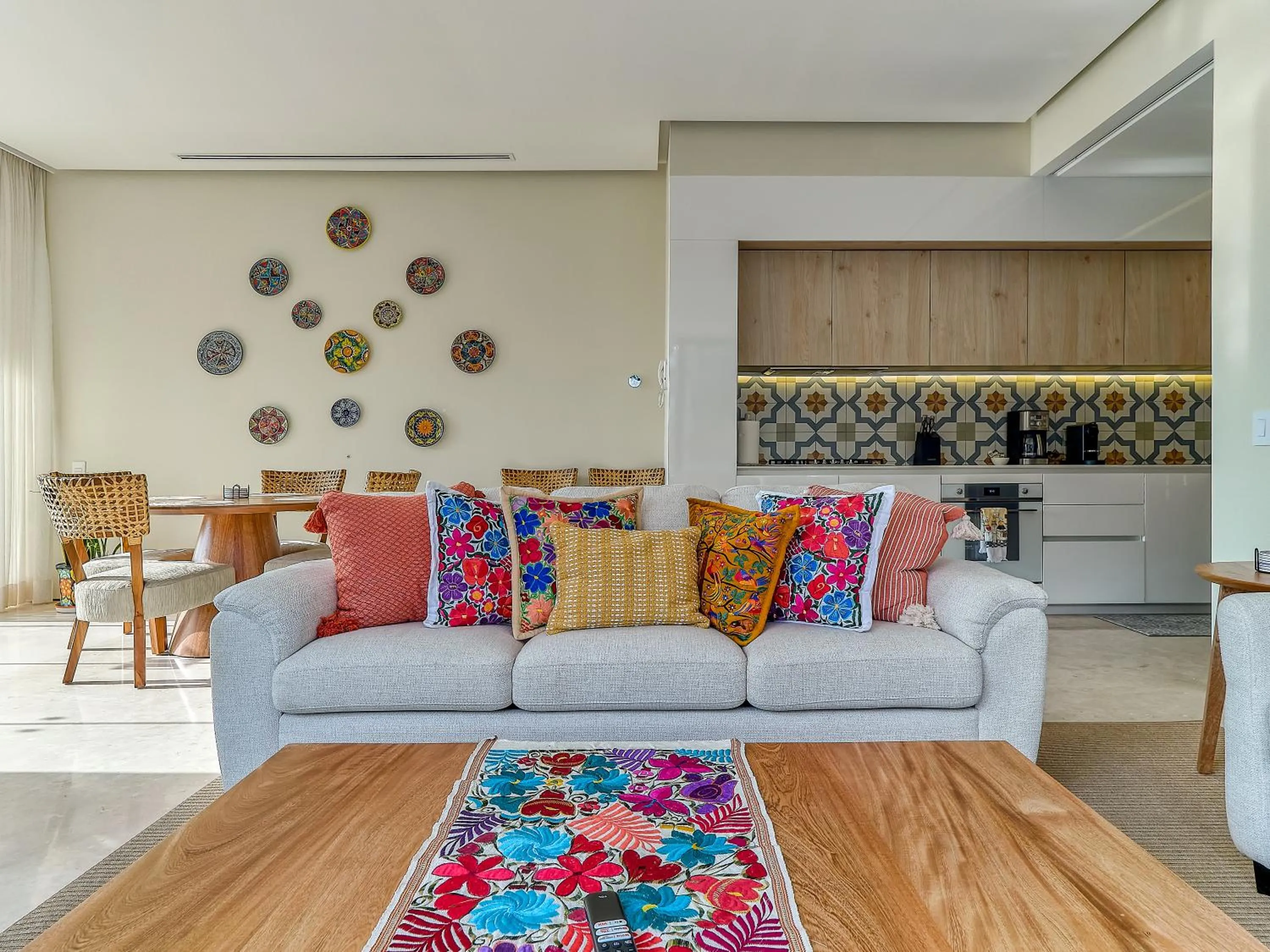 Living room in Maxwell Collection Romantic Zone