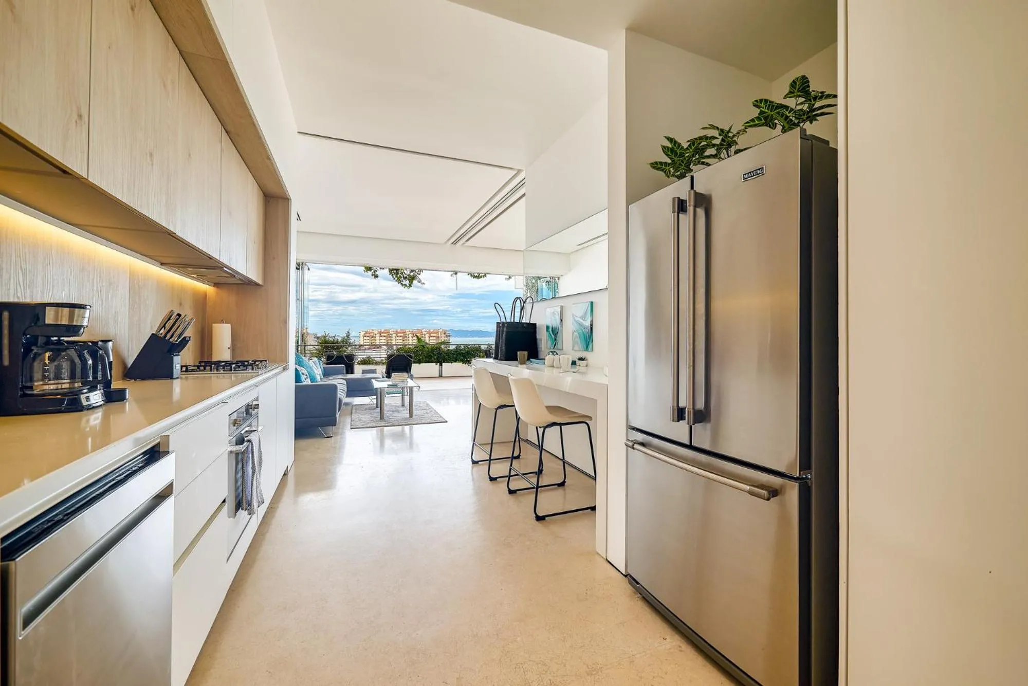 Kitchen or kitchenette in Maxwell Collection Romantic Zone