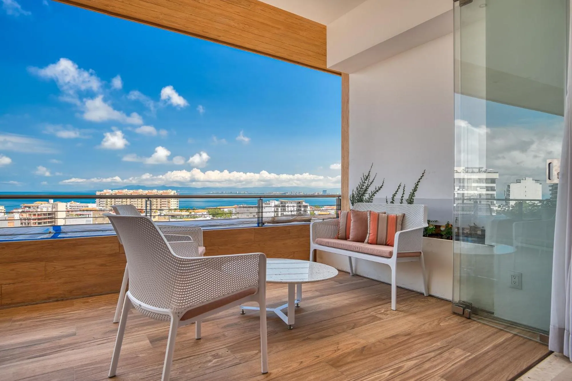 Balcony/Terrace in Maxwell Collection Romantic Zone