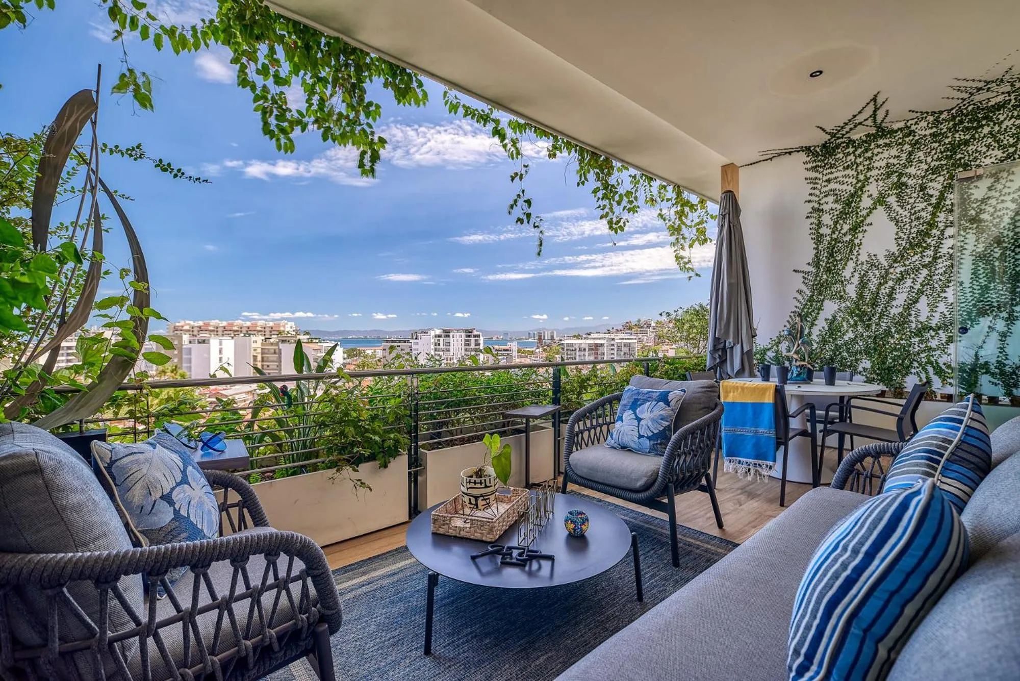 Balcony/Terrace in Maxwell Collection Romantic Zone