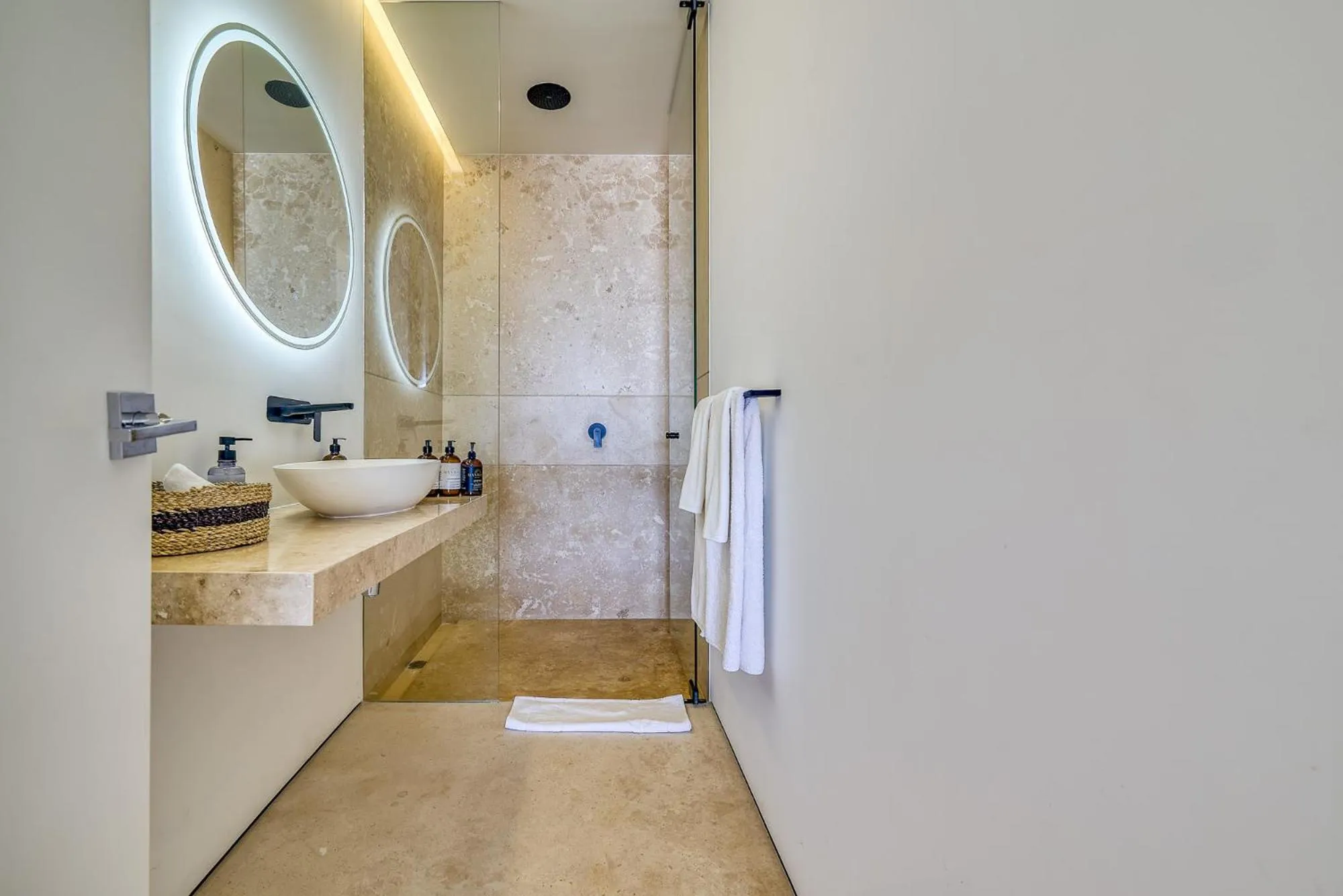 Shower in Maxwell Collection Romantic Zone