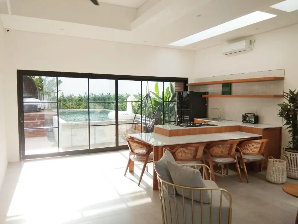 Kitchen or kitchenette in Villa Maitreya